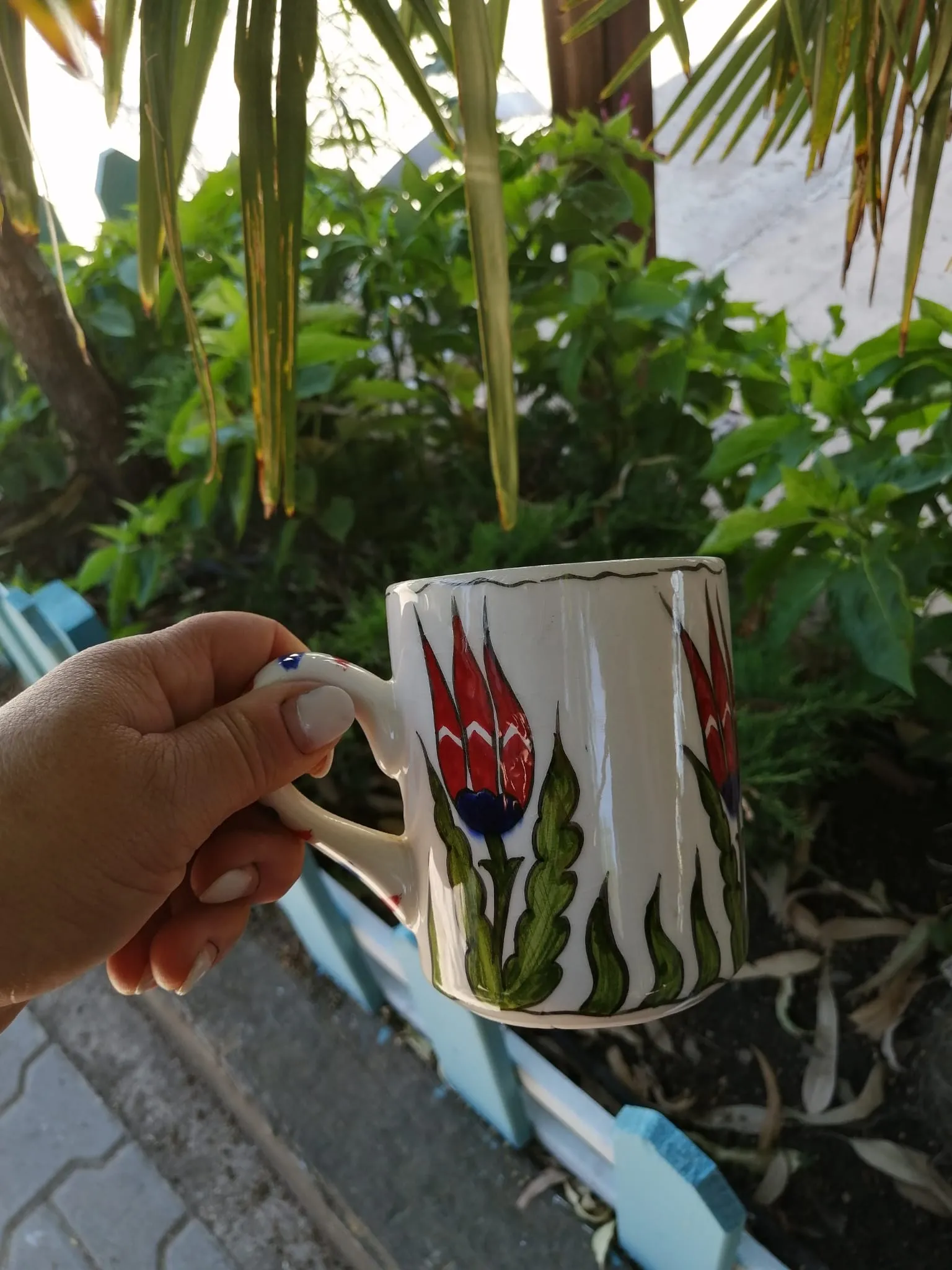Lale Motifli El Boyaması Seramik Kupa