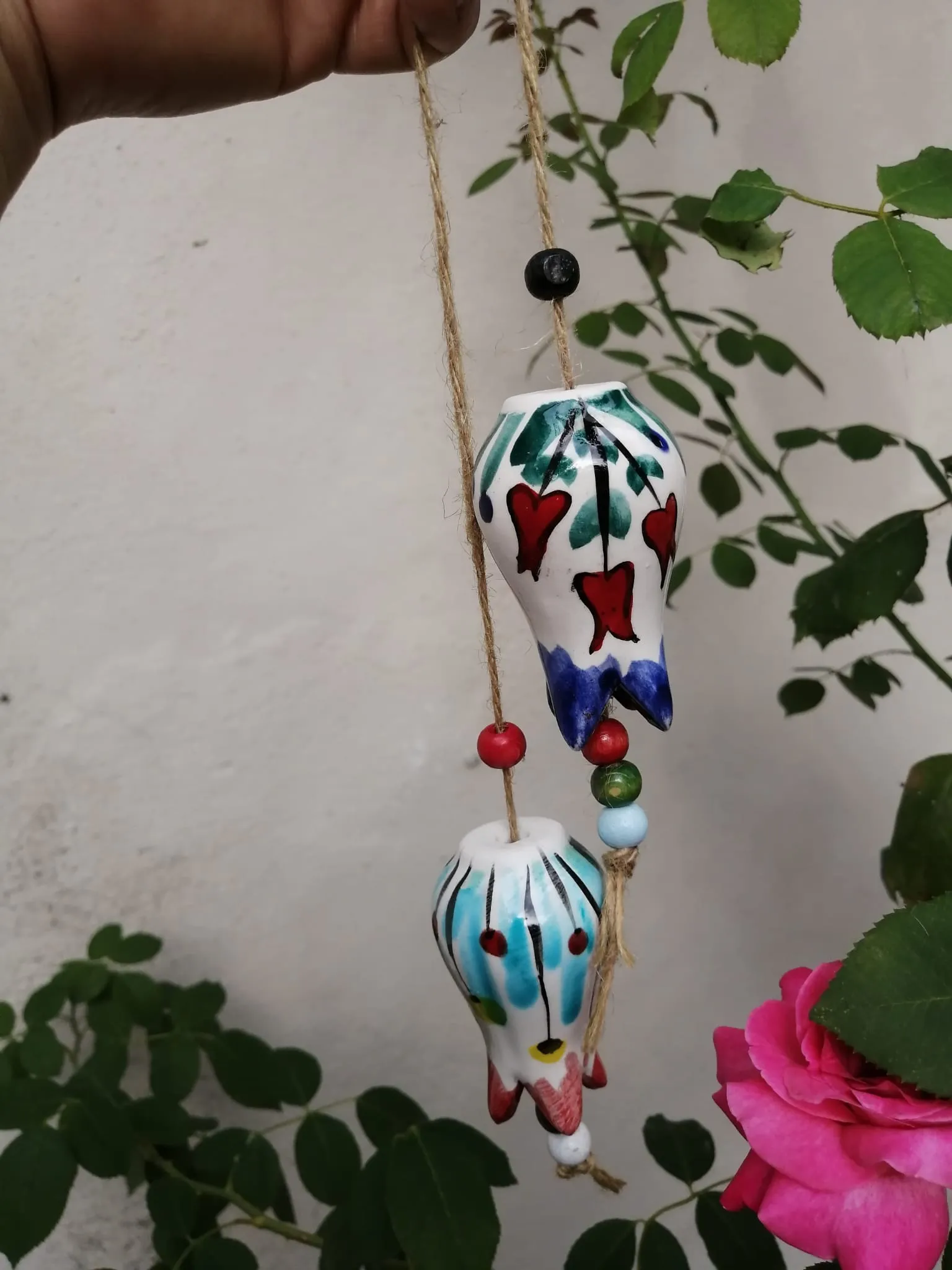 El Boyaması Seramik Lale Figürlü Dekoratif Duvar Süsü