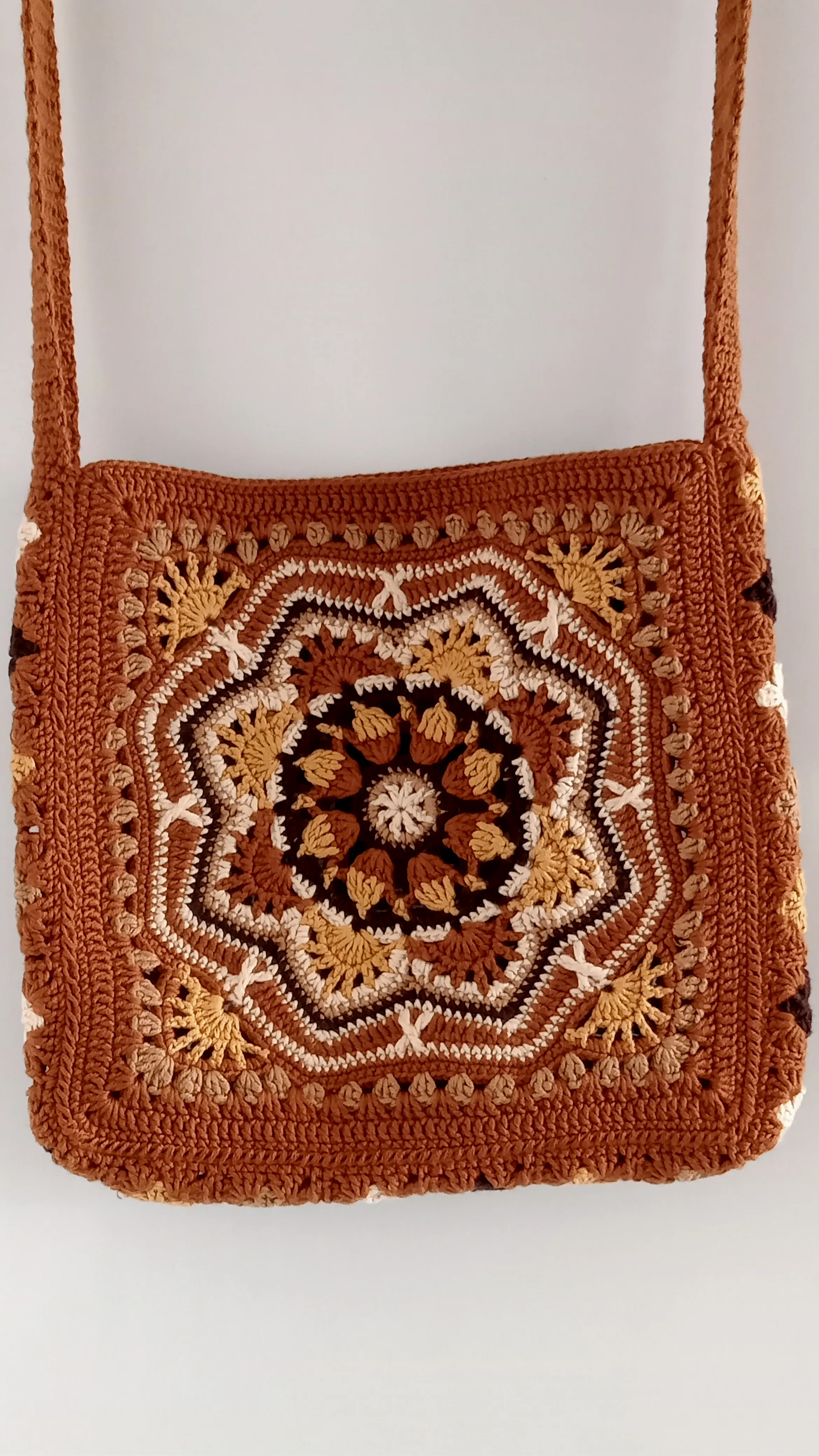 Mandala Motifli Çanta