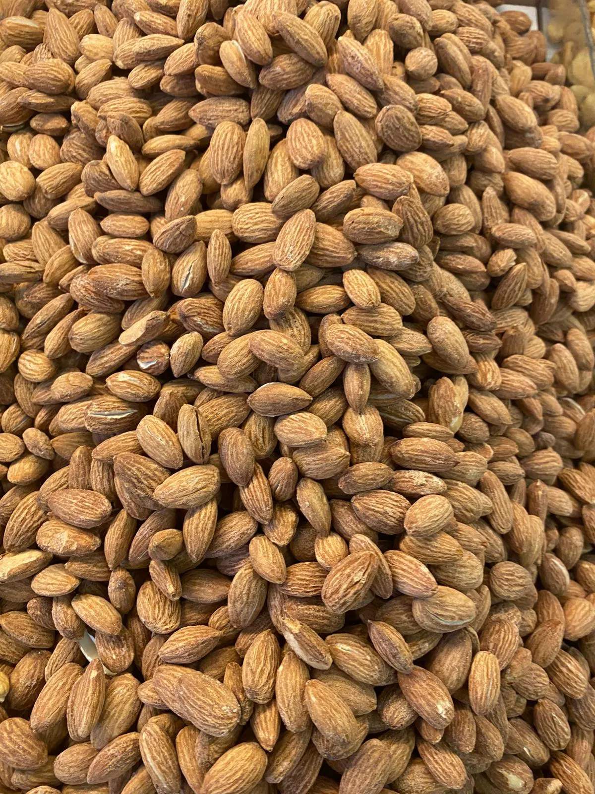 1 KG KAVRULMUŞ BADEM