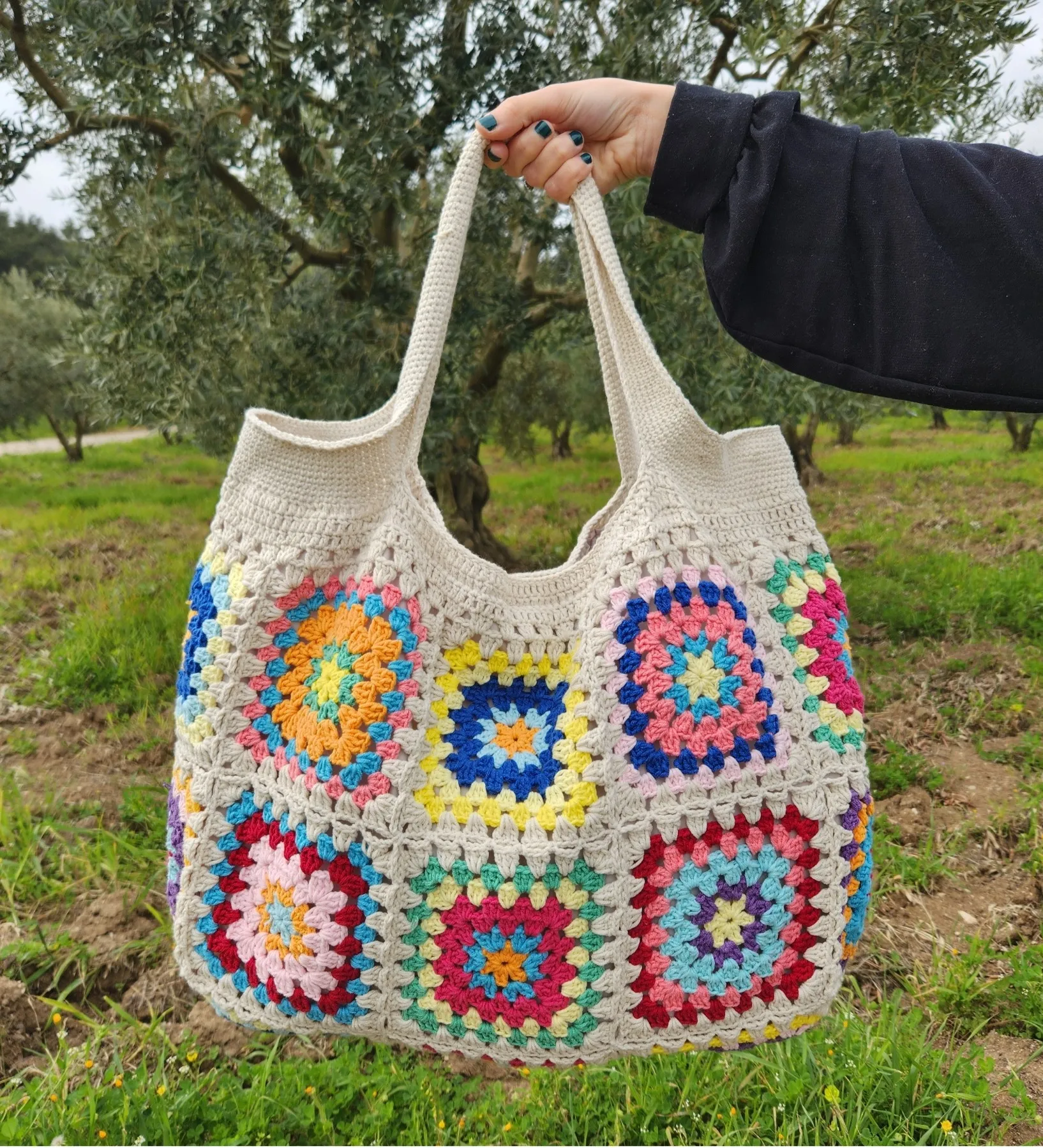 Açık Bej Örgü Çanta, Tığ İşi Rengarenk Kare Motifli Omuz Çantası