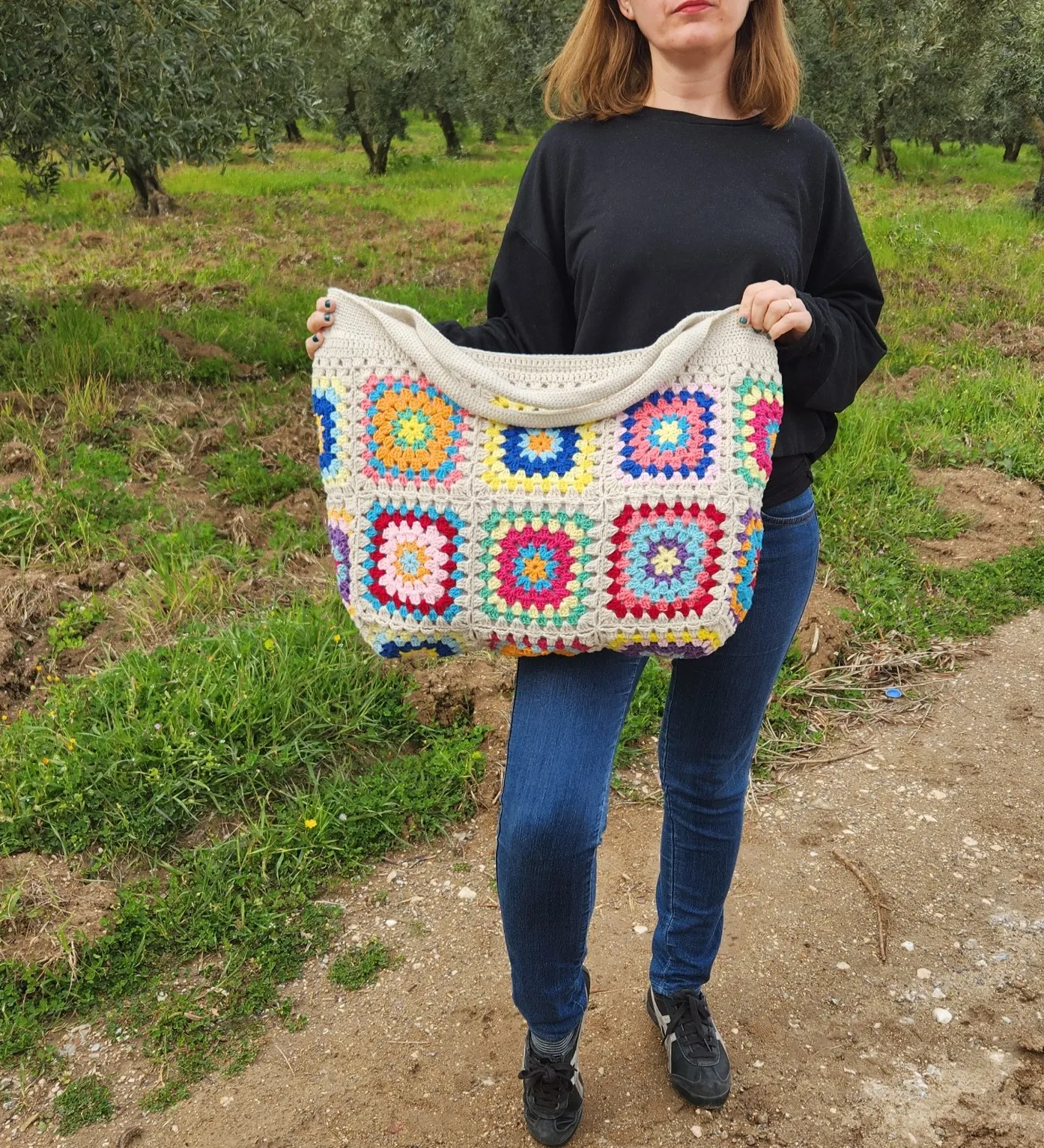 Açık Bej Örgü Çanta, Tığ İşi Rengarenk Kare Motifli Omuz Çantası