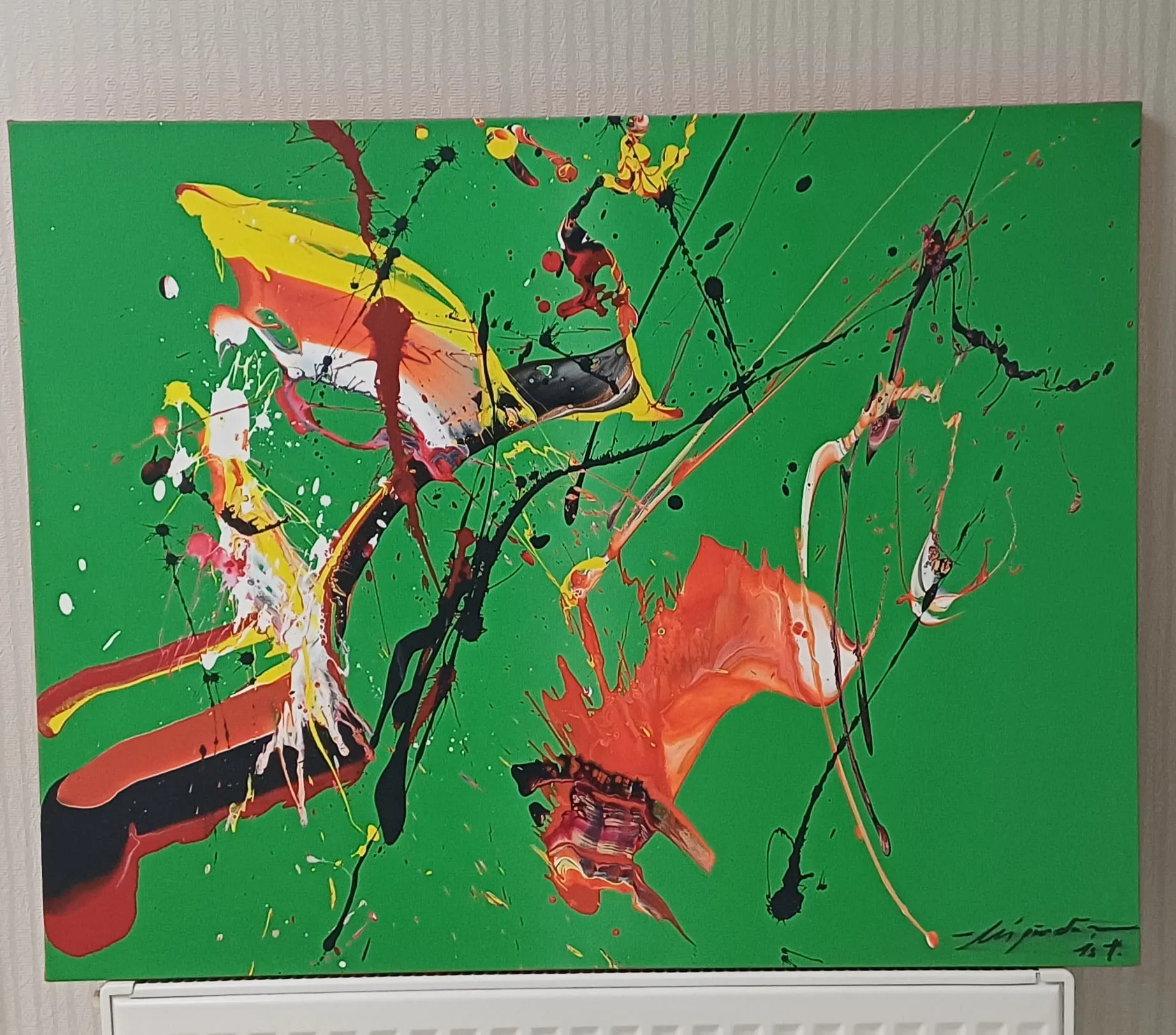 Yeşil Zemin Üzerinde Renk Patlaması Soyut Tablo