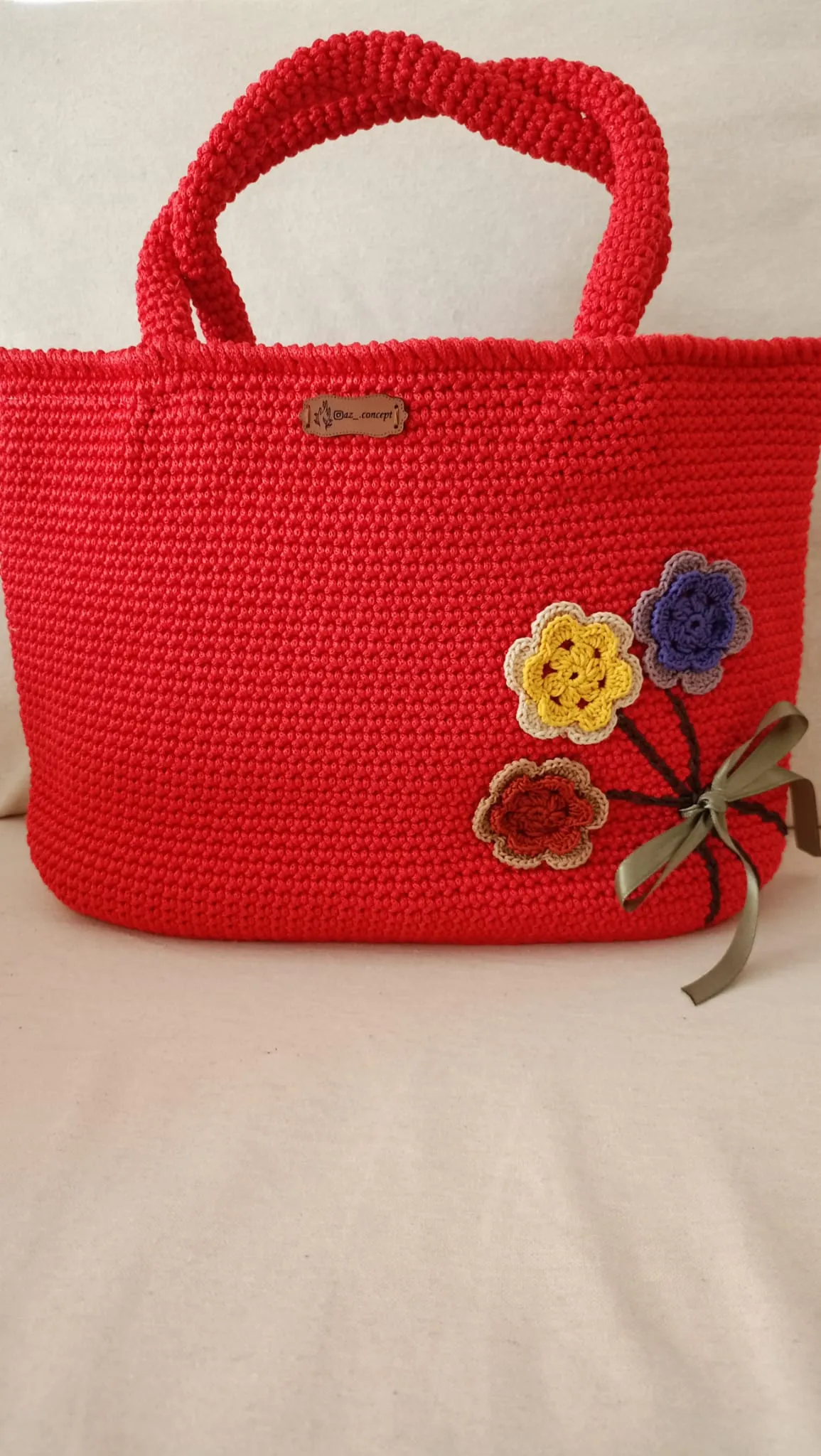 Kırmızı Çiçek Detaylı El Örgüsü Çanta – 32x22x11 cm