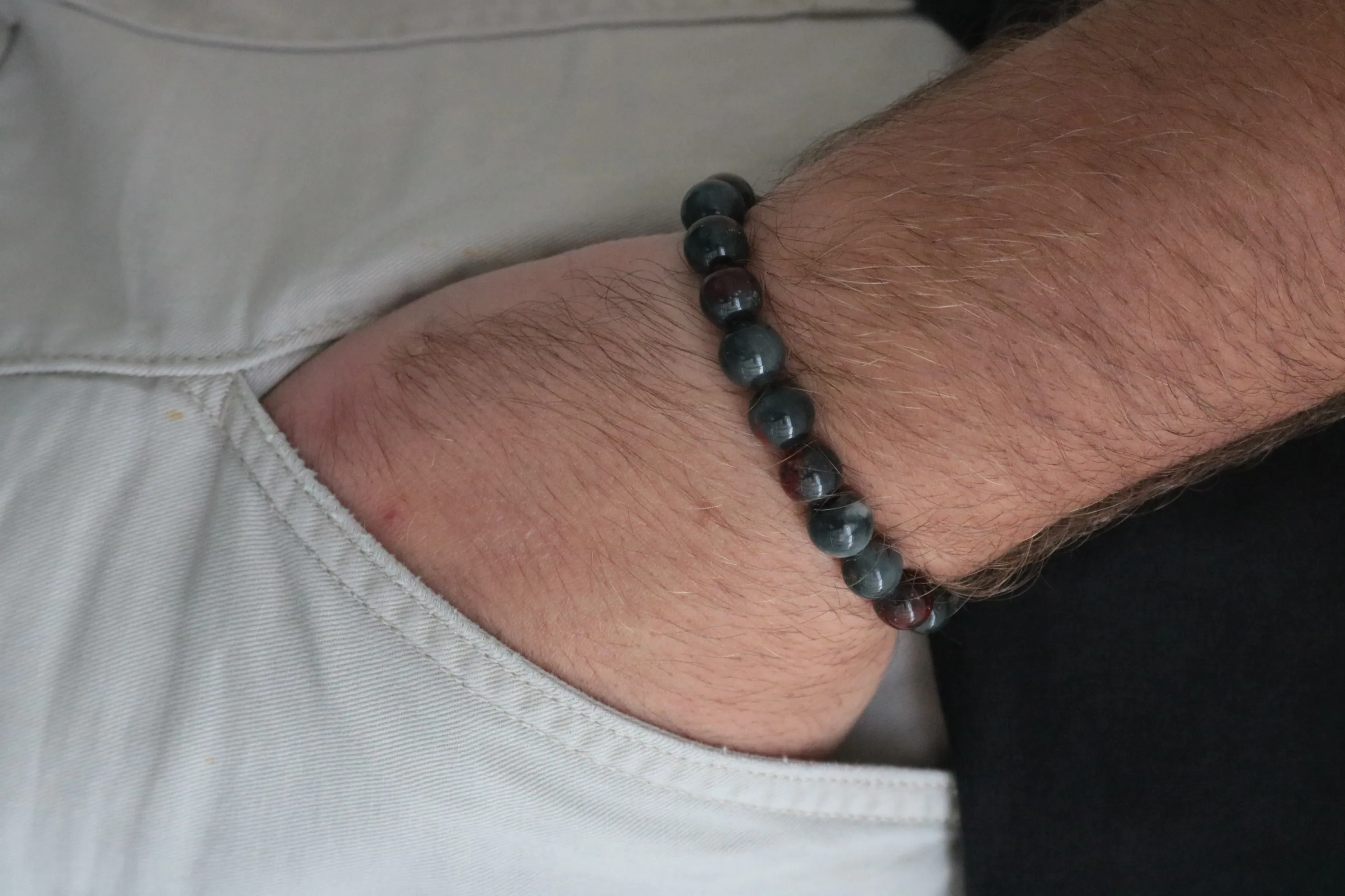 Orijinal Yeşim Taşlı Erkek Bileklik Bordo ve Siyah Renkleriyle