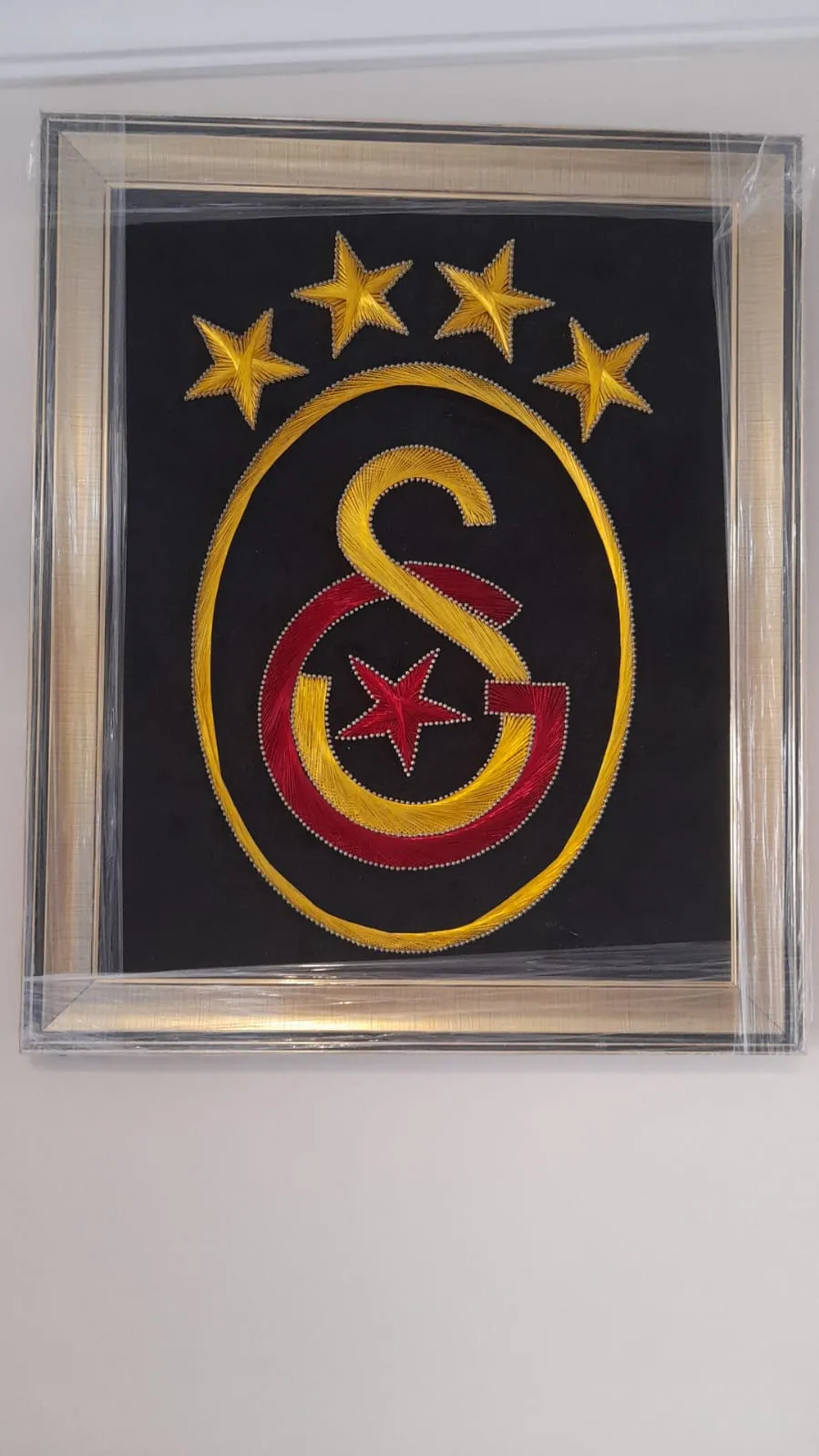 Siyah Kadife Üzerine Galatasaray Logosu Filografi Tablo – El Yapımı