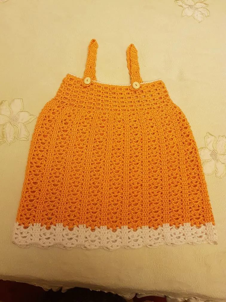El Örgüsü Sarı Beyaz Bebek Elbisesi