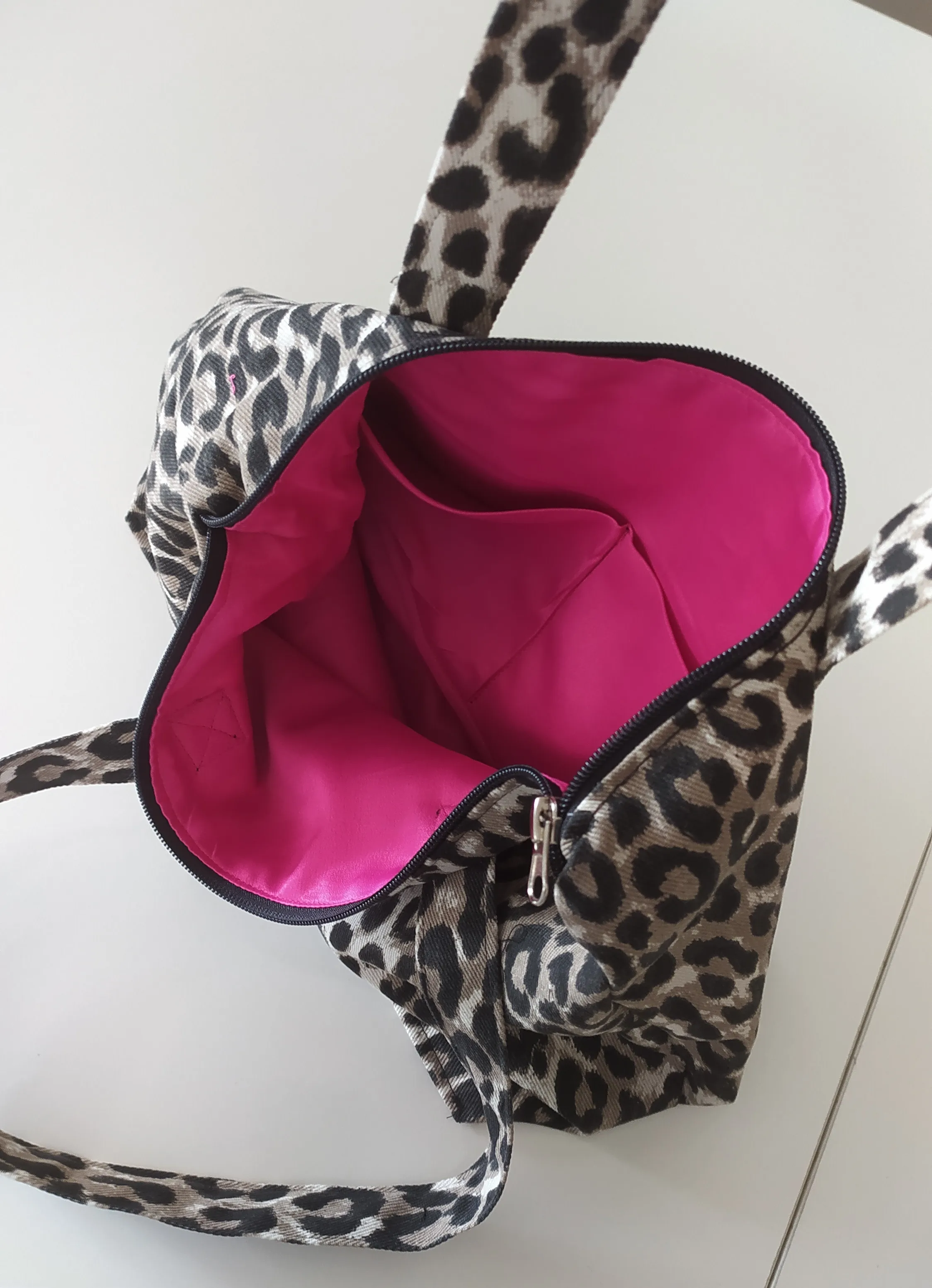 Leopar Desenli Pembe Astarlı Omuz Çantası