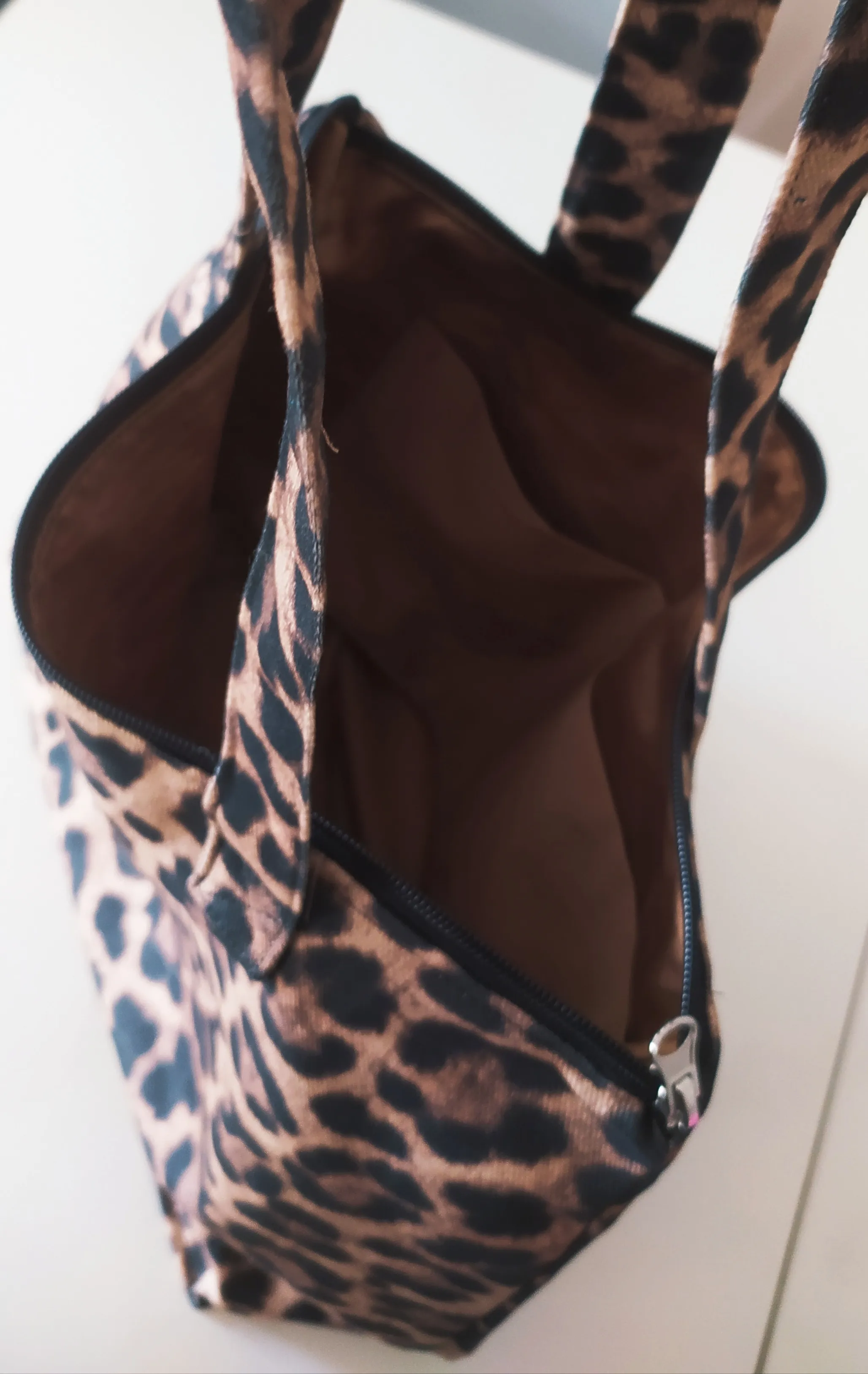 Leopar Desenli Kumaş Omuz Çantası