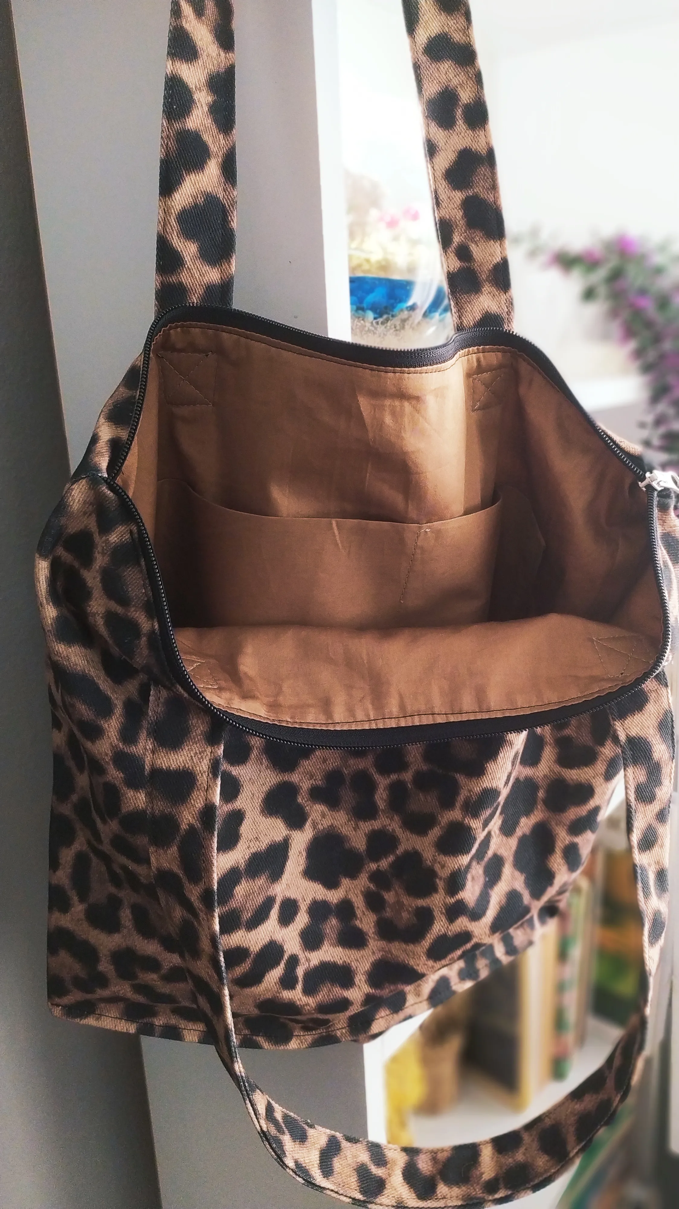 Leopar Desenli Kumaş Omuz Çantası