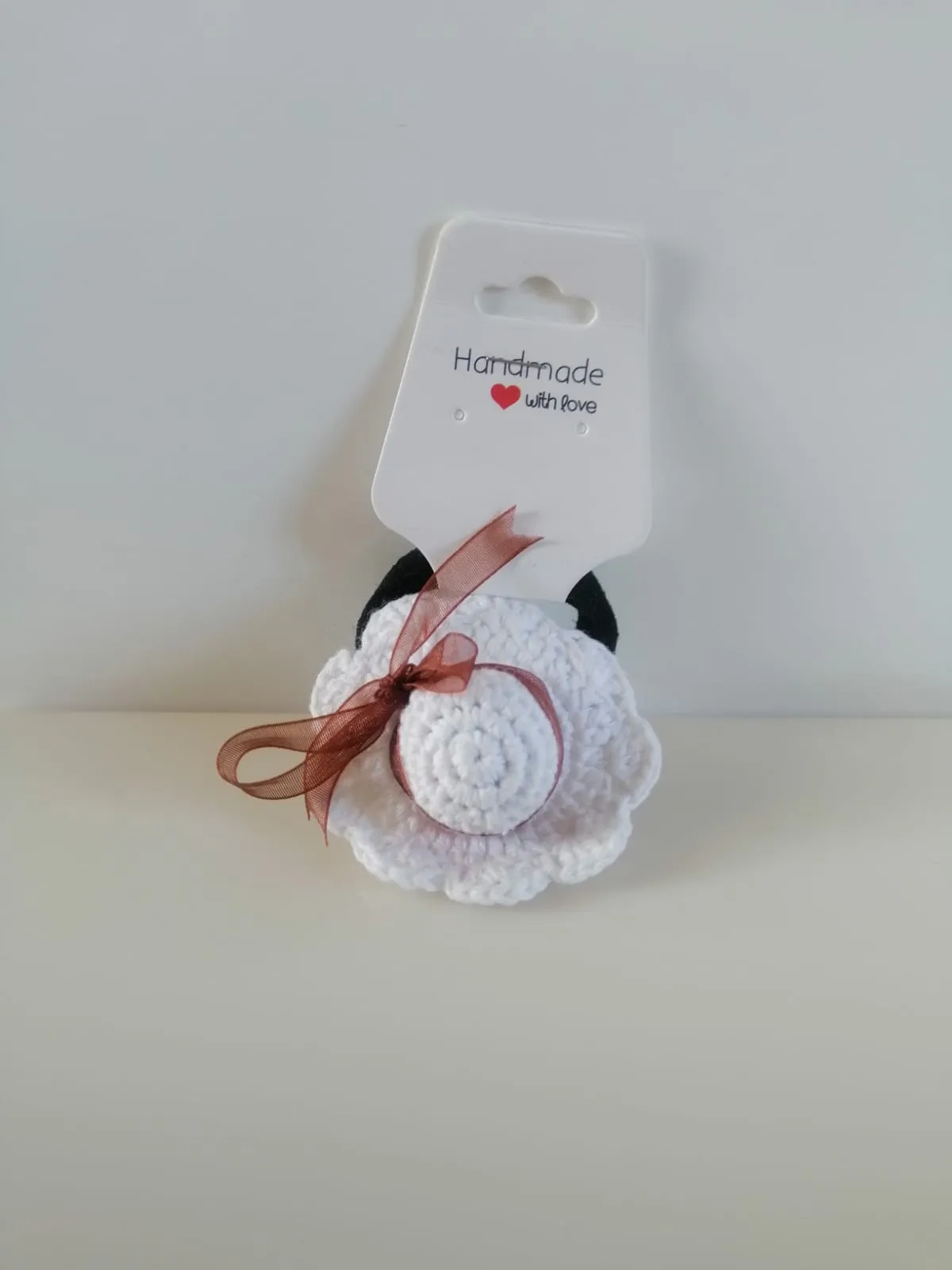 El Yapımı Örgü Şapka Toka – Beyaz
