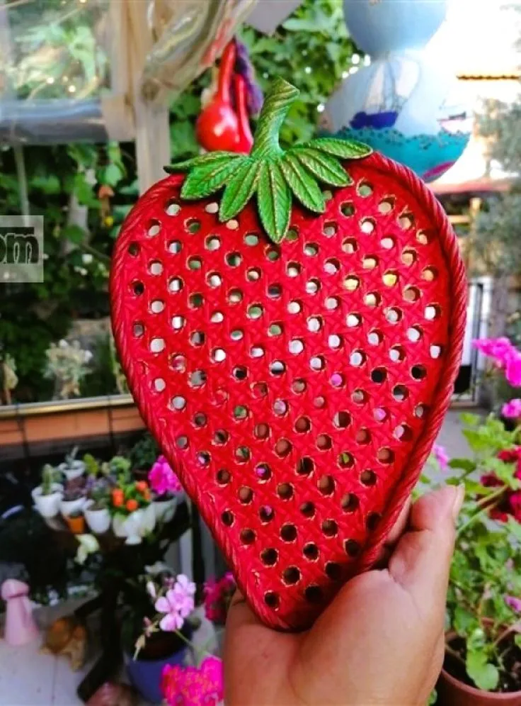Çilek Şeklinde Dekoratif Sunumluk