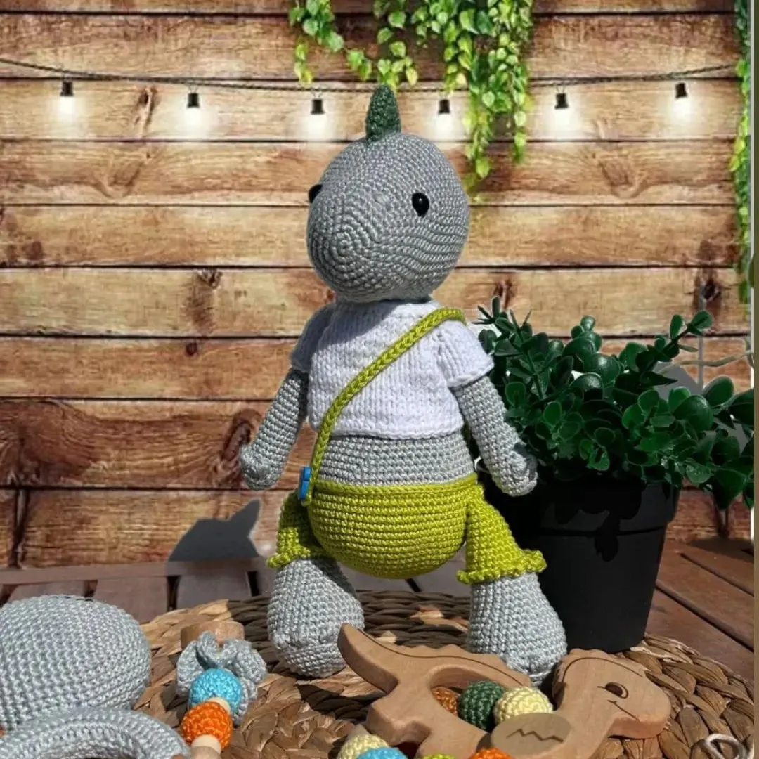 El Örgüsü Amigurumi Dinozor Oyuncak