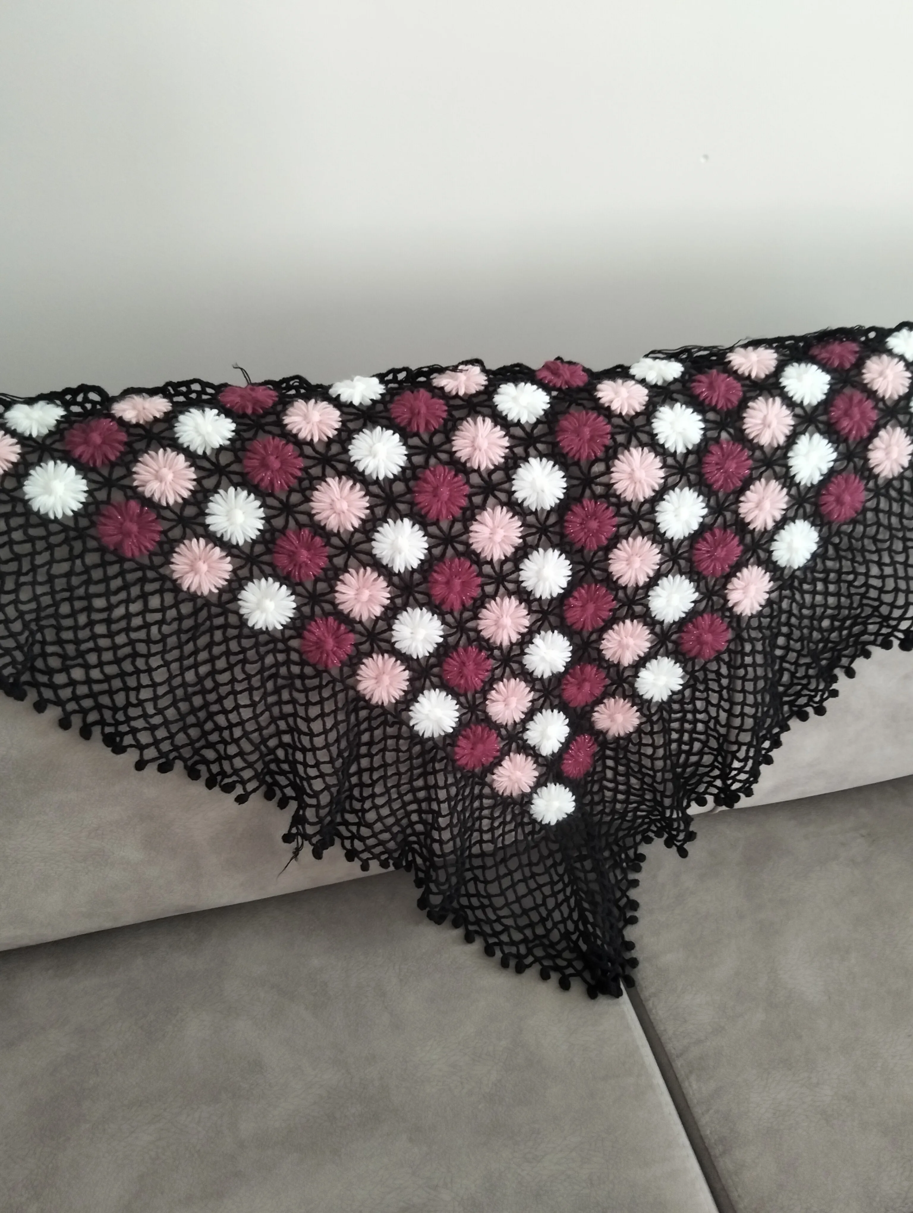 El Emeği Motifli Çiçekli Şal