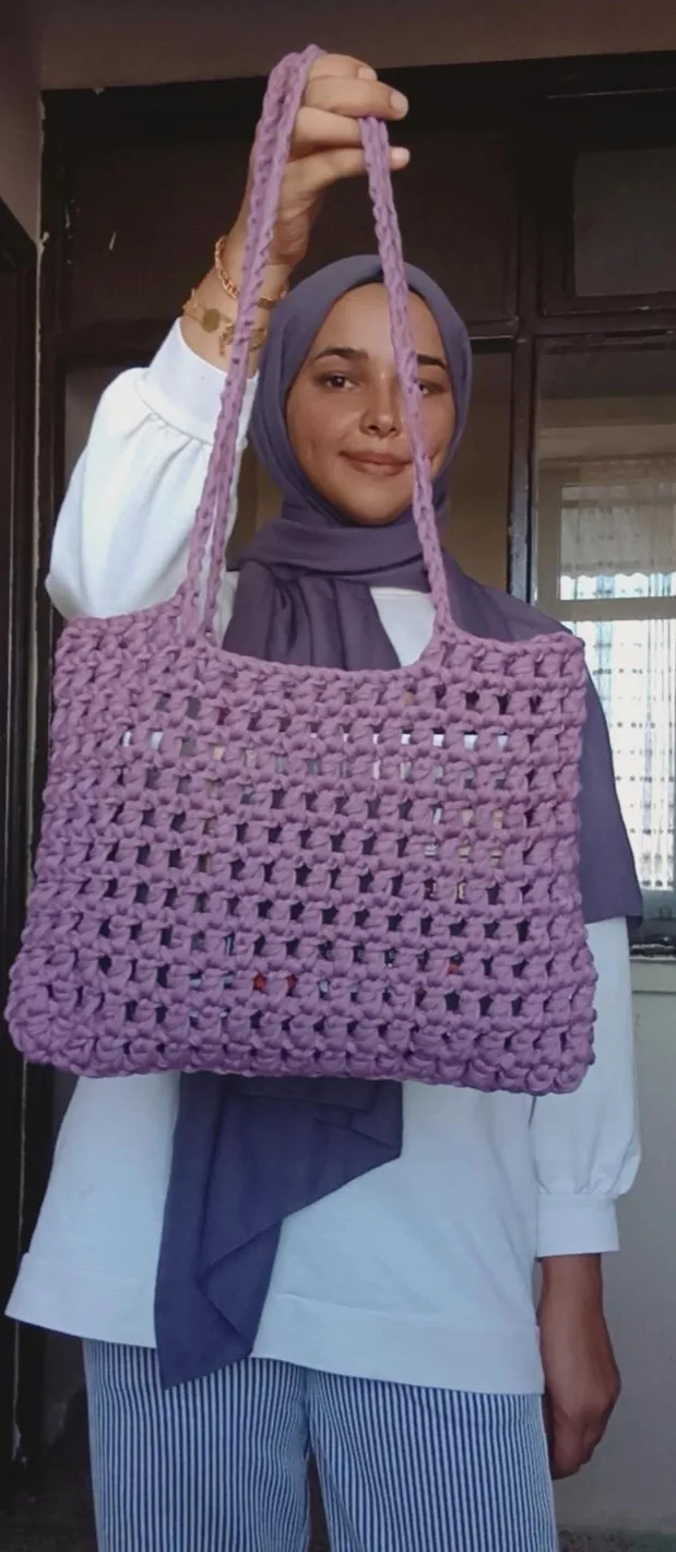 El Yapımı Kırmızı Örgü Çanta Omuz Askılı Büyük Boy Tote Model