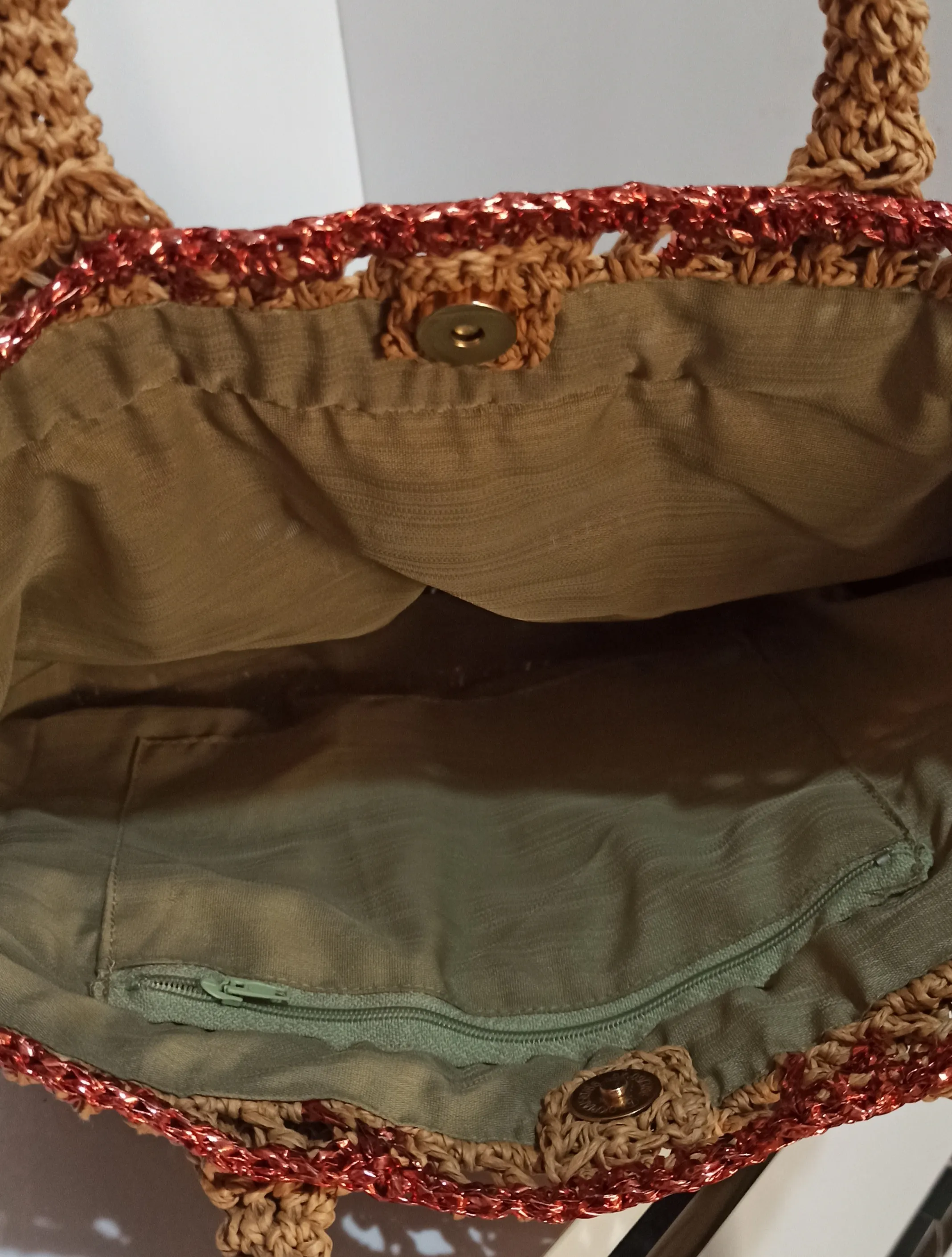 El Yapımı Kare Motif Görünümlü Çanta