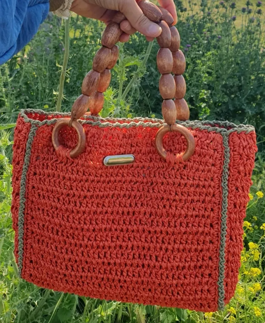 Ahşap boncuklu çanta 