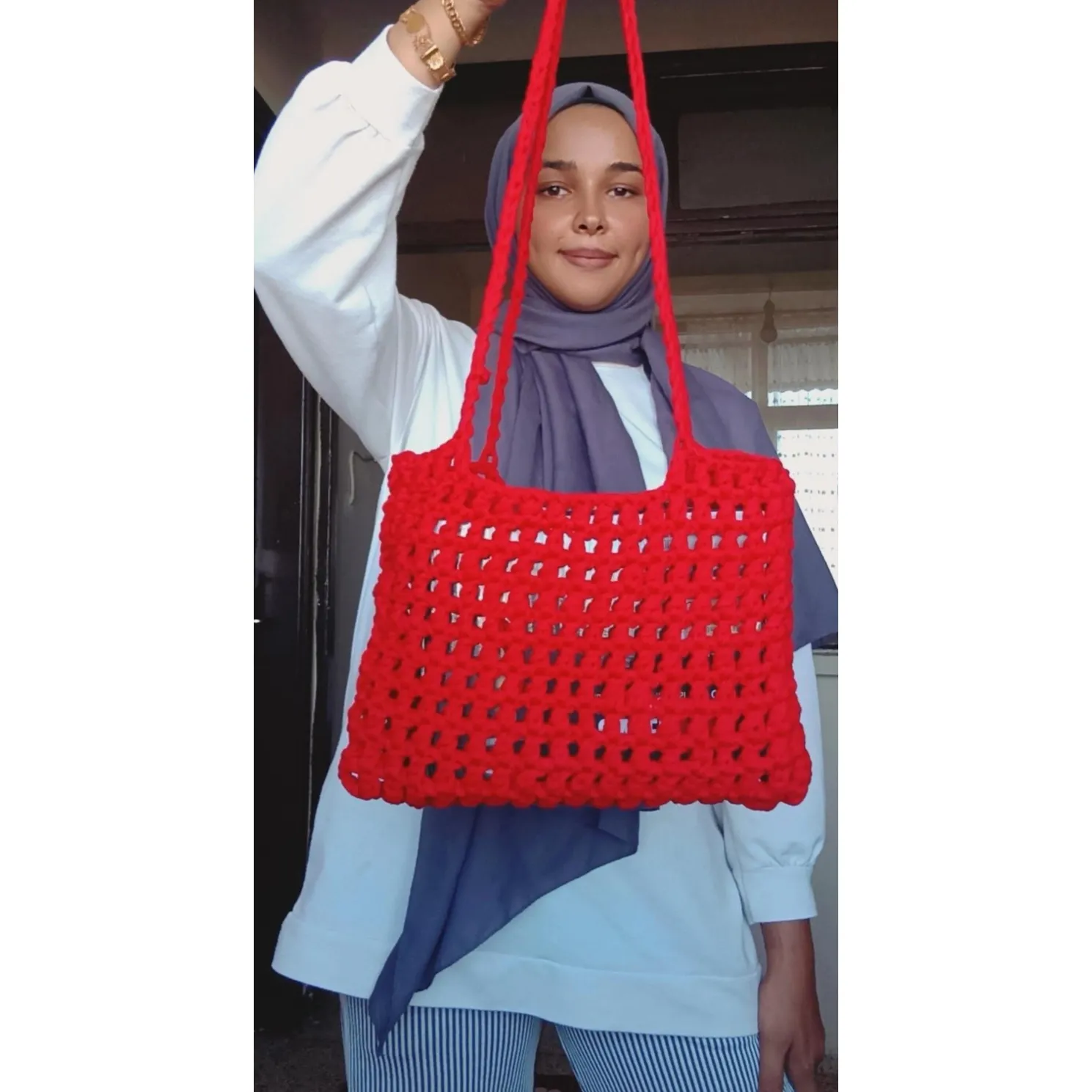 El Yapımı Kırmızı Örgü Çanta Omuz Askılı Büyük Boy Tote Model
