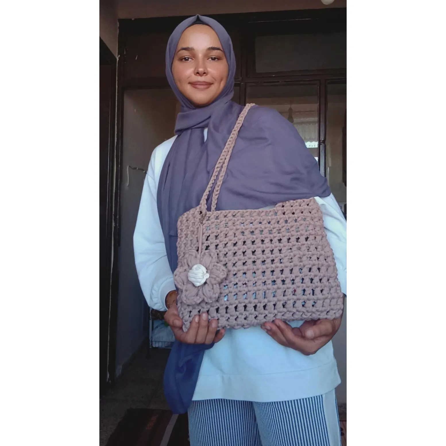 El Yapımı Kırmızı Örgü Çanta Omuz Askılı Büyük Boy Tote Model
