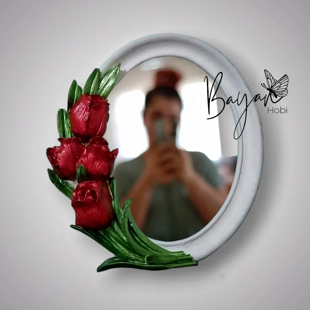 Kırmızı lale ayna