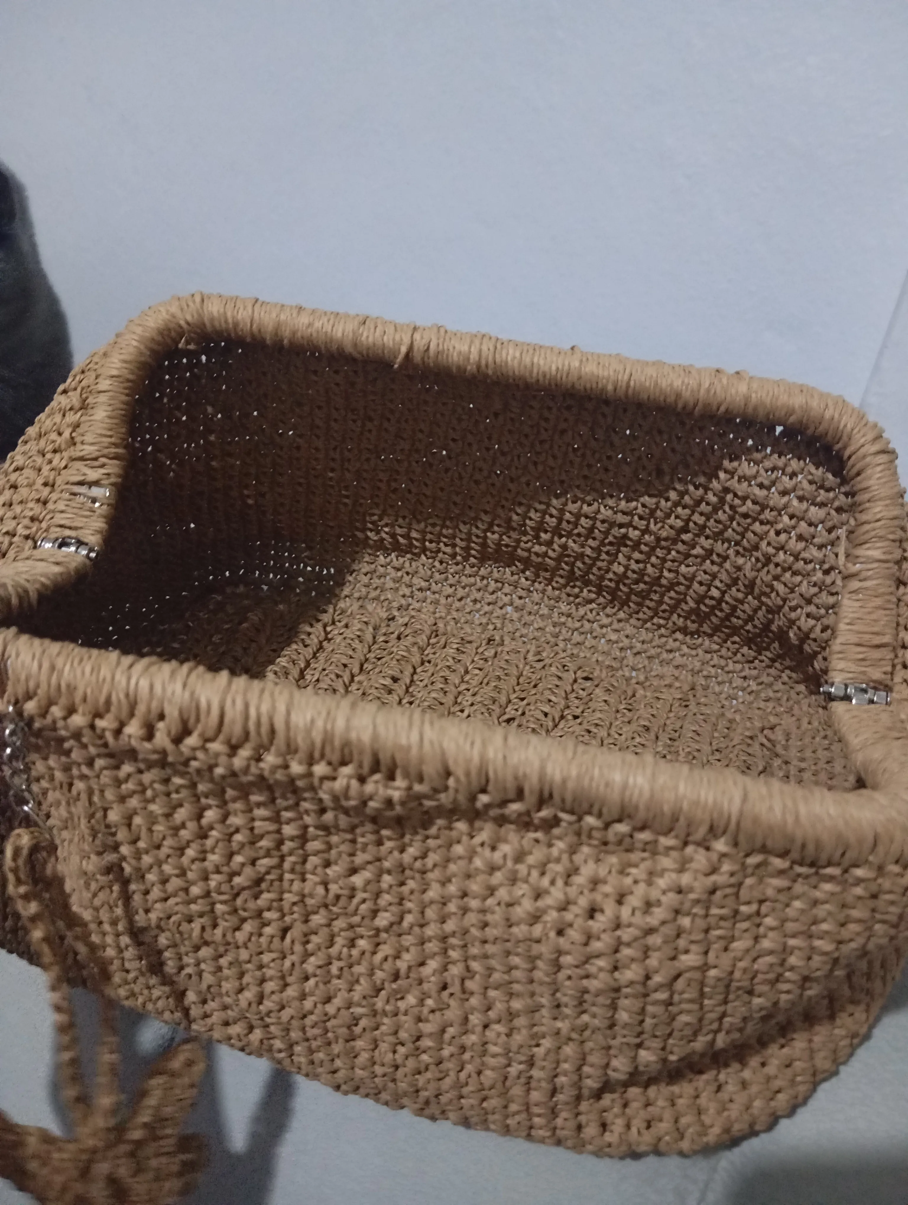 Hasır Saman Rengi Clutch Çanta – Şık ve Yazlık El Çantası