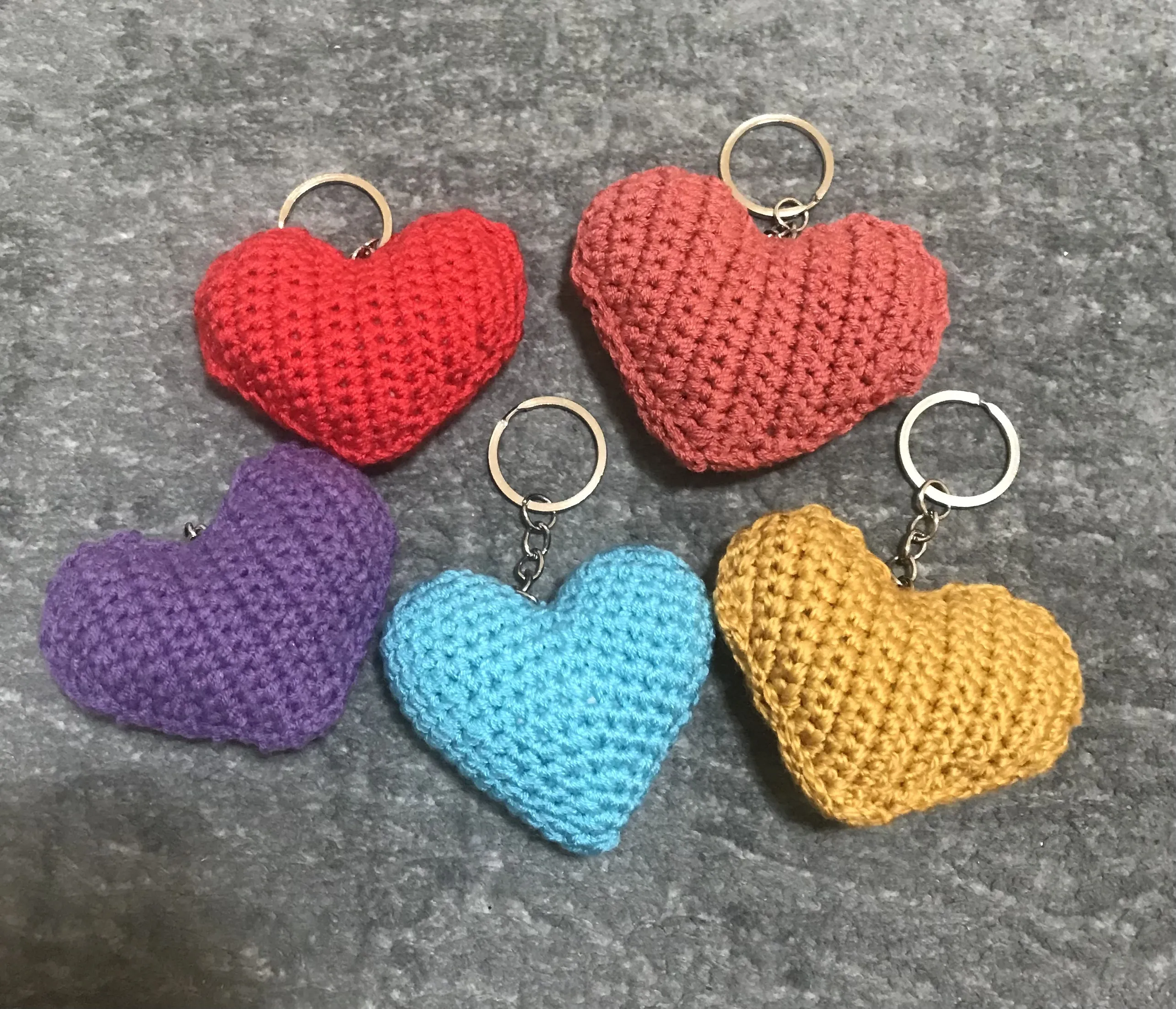 El Örgüsü Kalp Anahtarlık | Renkli Amigurumi Anahtarlık Tekli Satış