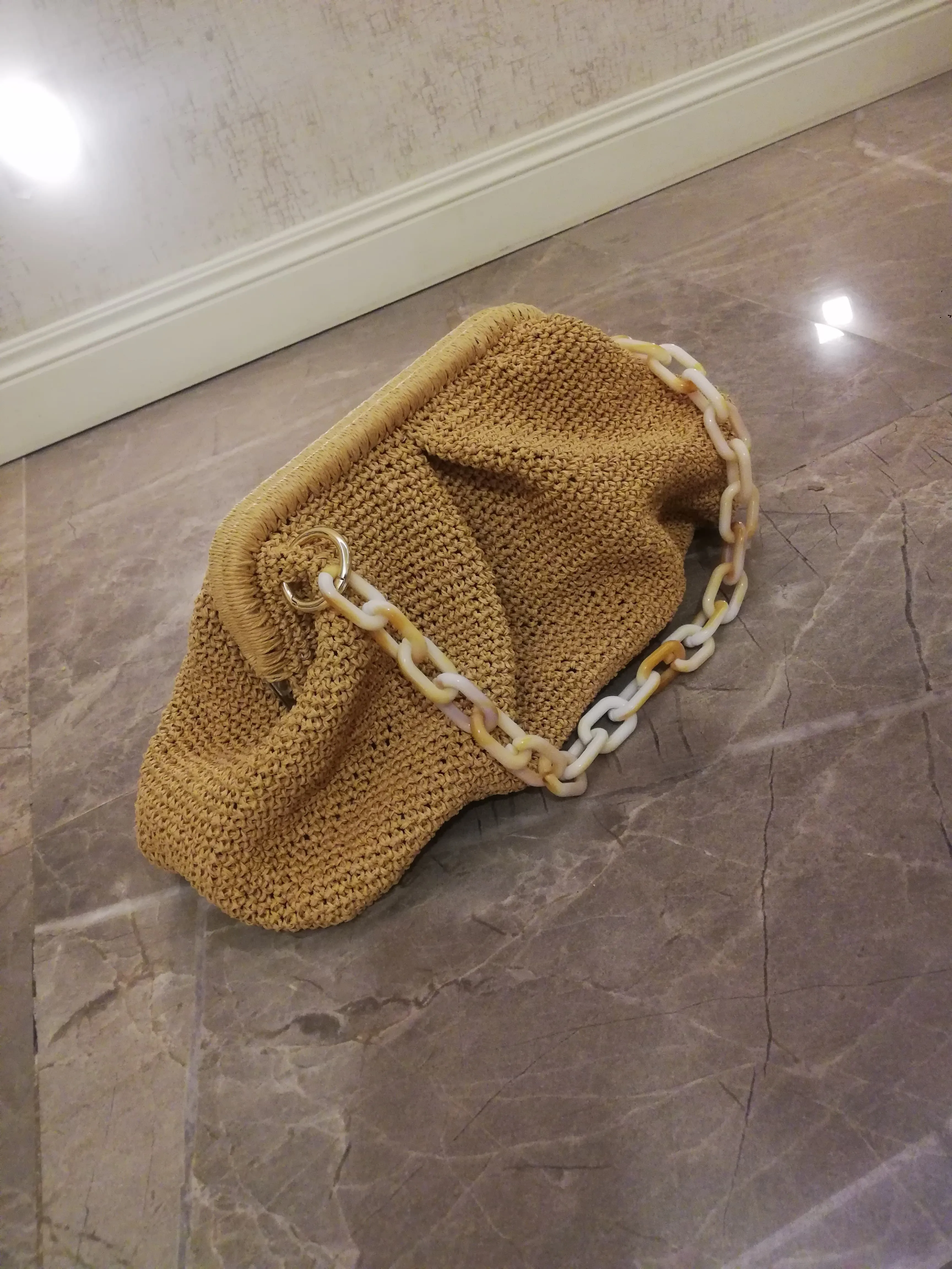 El Örgüsü Kağıt İp Clutch & Portföy Çanta – Şıklık ve Doğallığın Buluşması