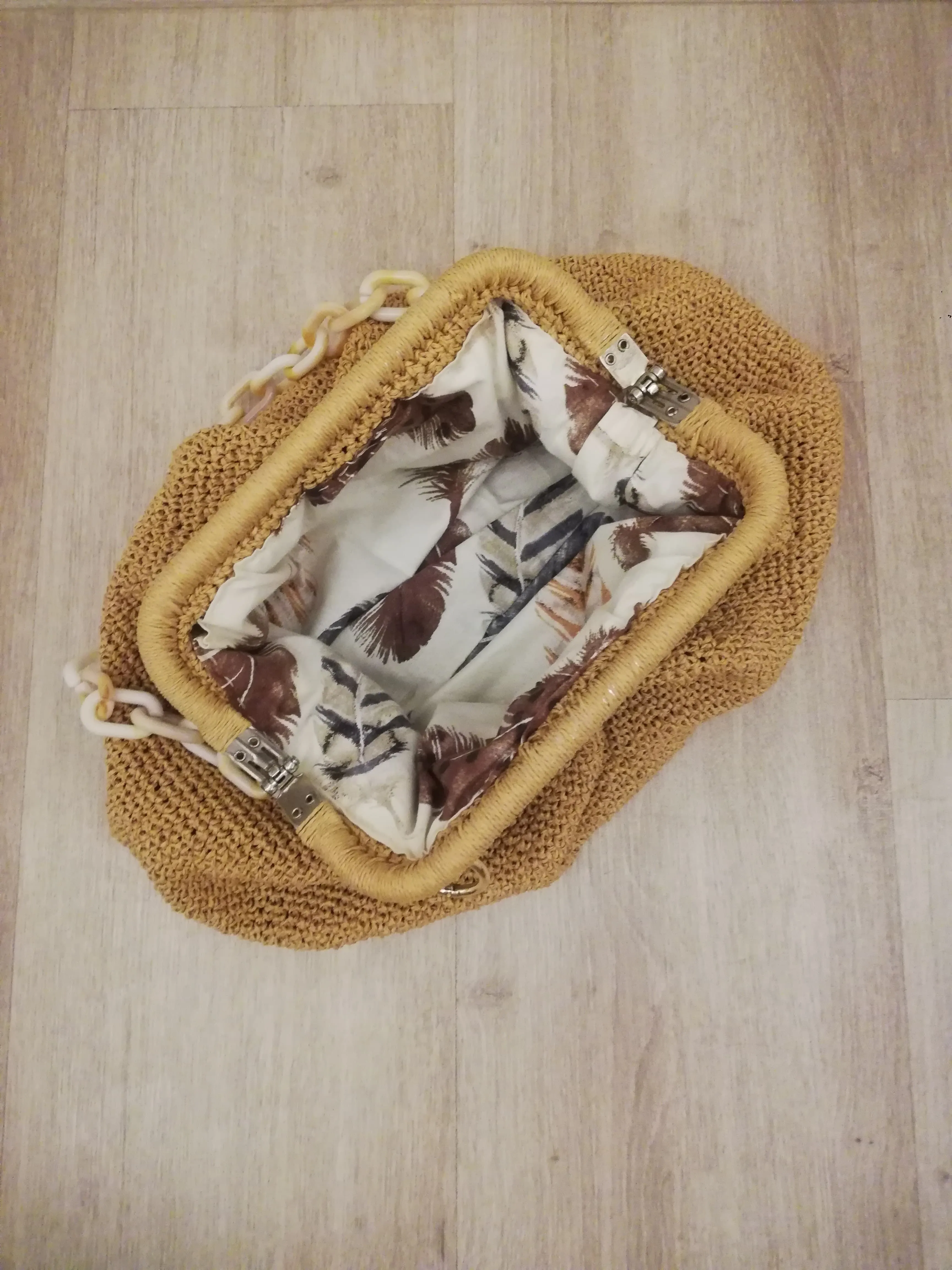 El Örgüsü Kağıt İp Clutch & Portföy Çanta – Şıklık ve Doğallığın Buluşması