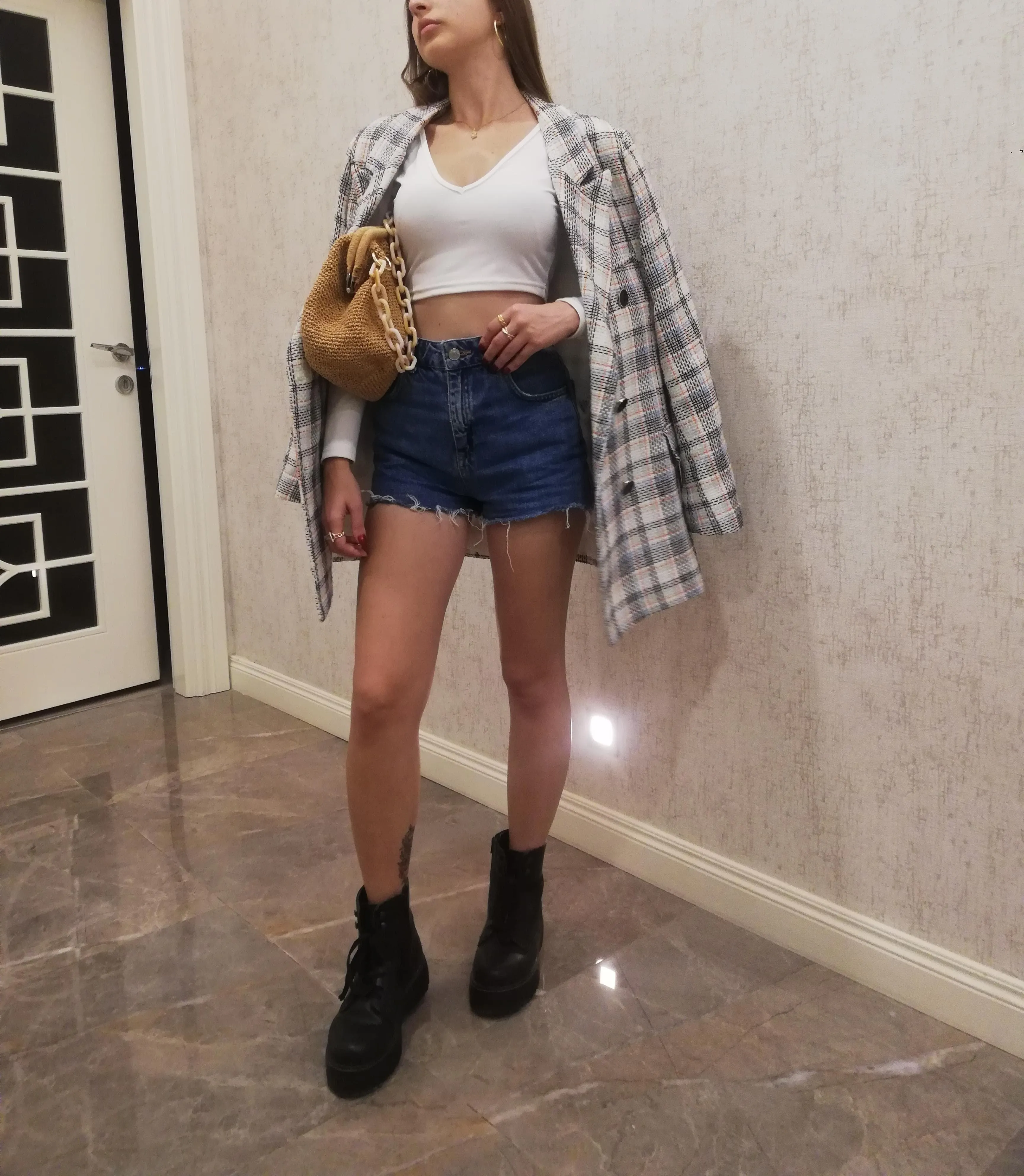 El Örgüsü Kağıt İp Clutch & Portföy Çanta – Şıklık ve Doğallığın Buluşması
