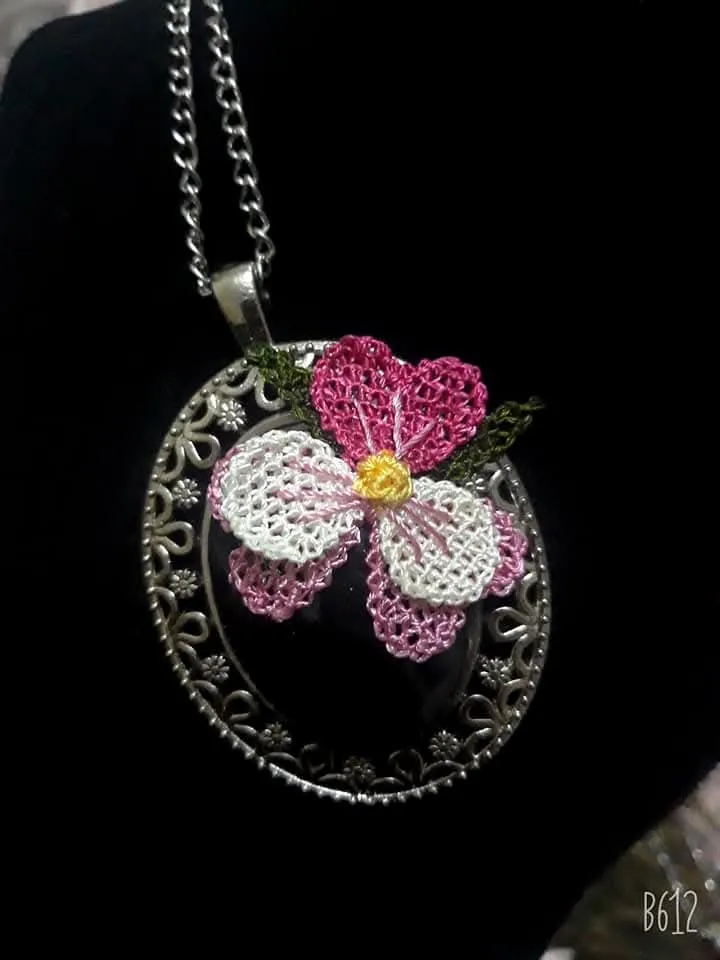 Çini İğne Oyası Kolye