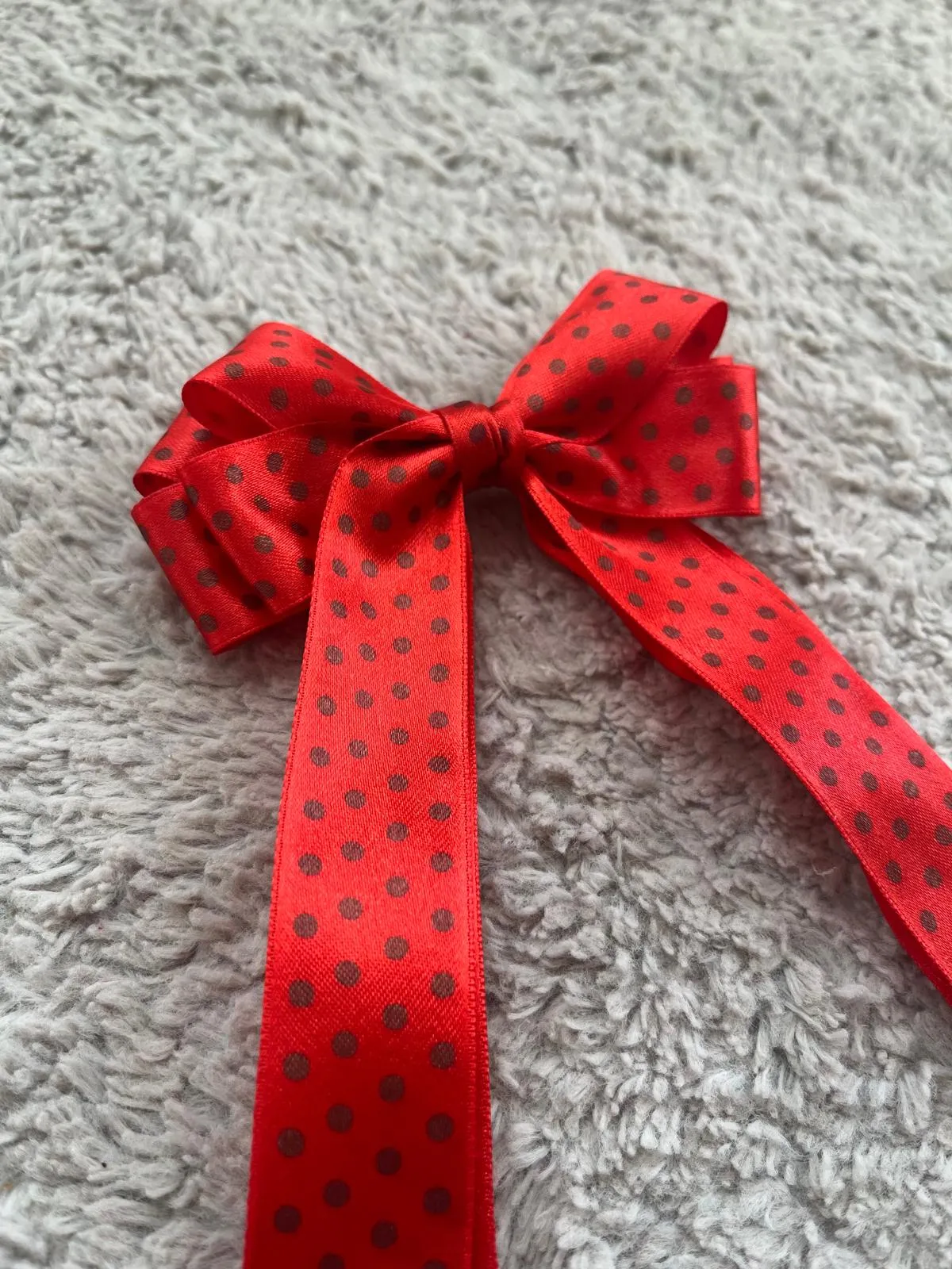 Puantiyeli Toka – El Emeği ve Şık Tasarım