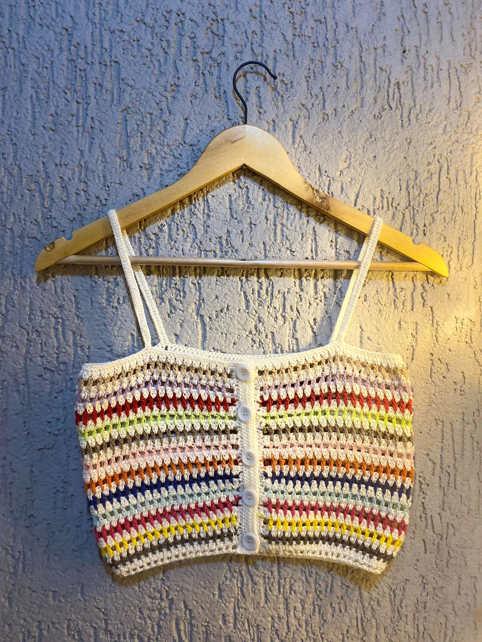 Modern ve Renkli Örme Büstiyer