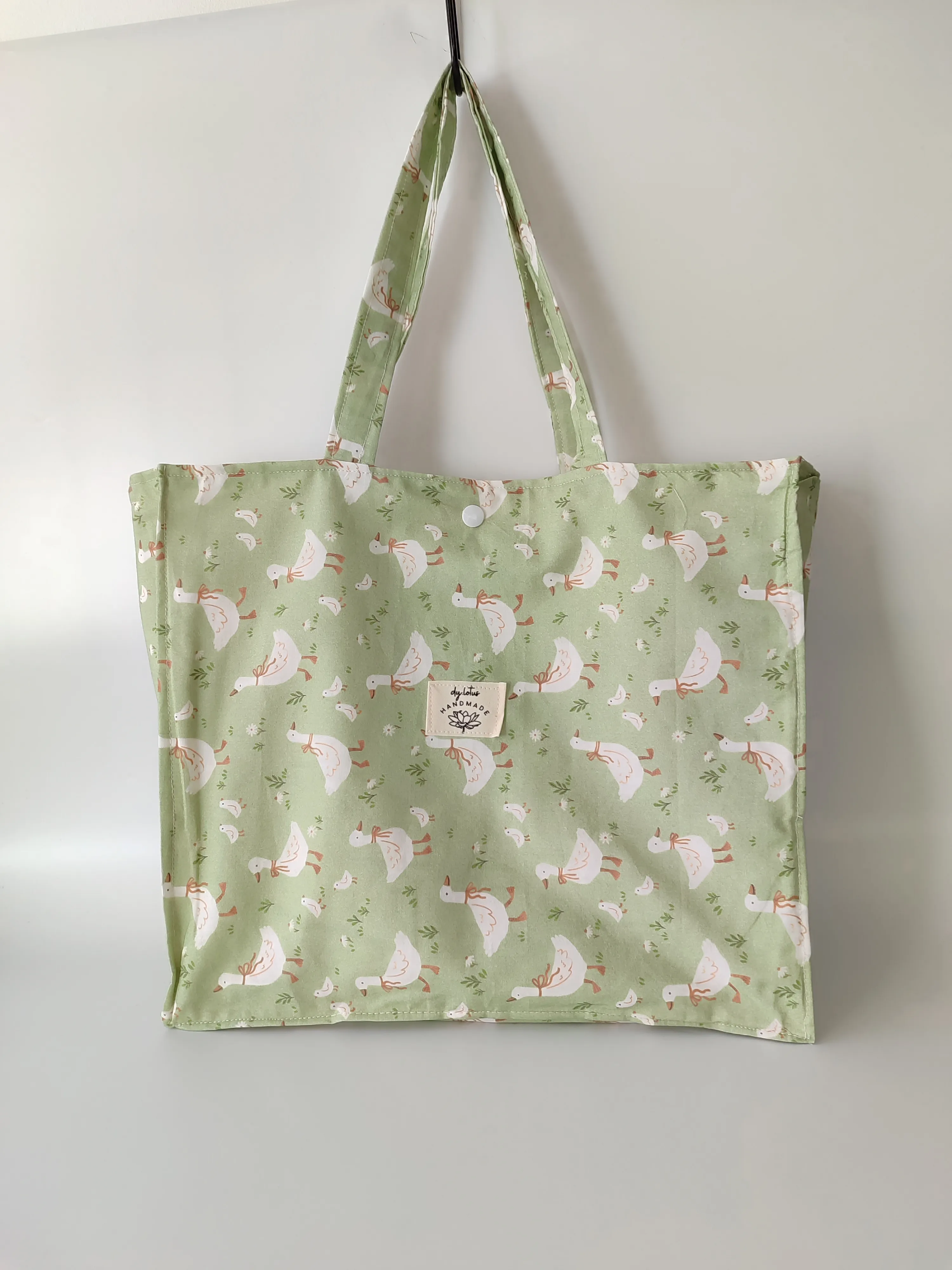 Geniş Hacimli Yeşil Kol Çantası