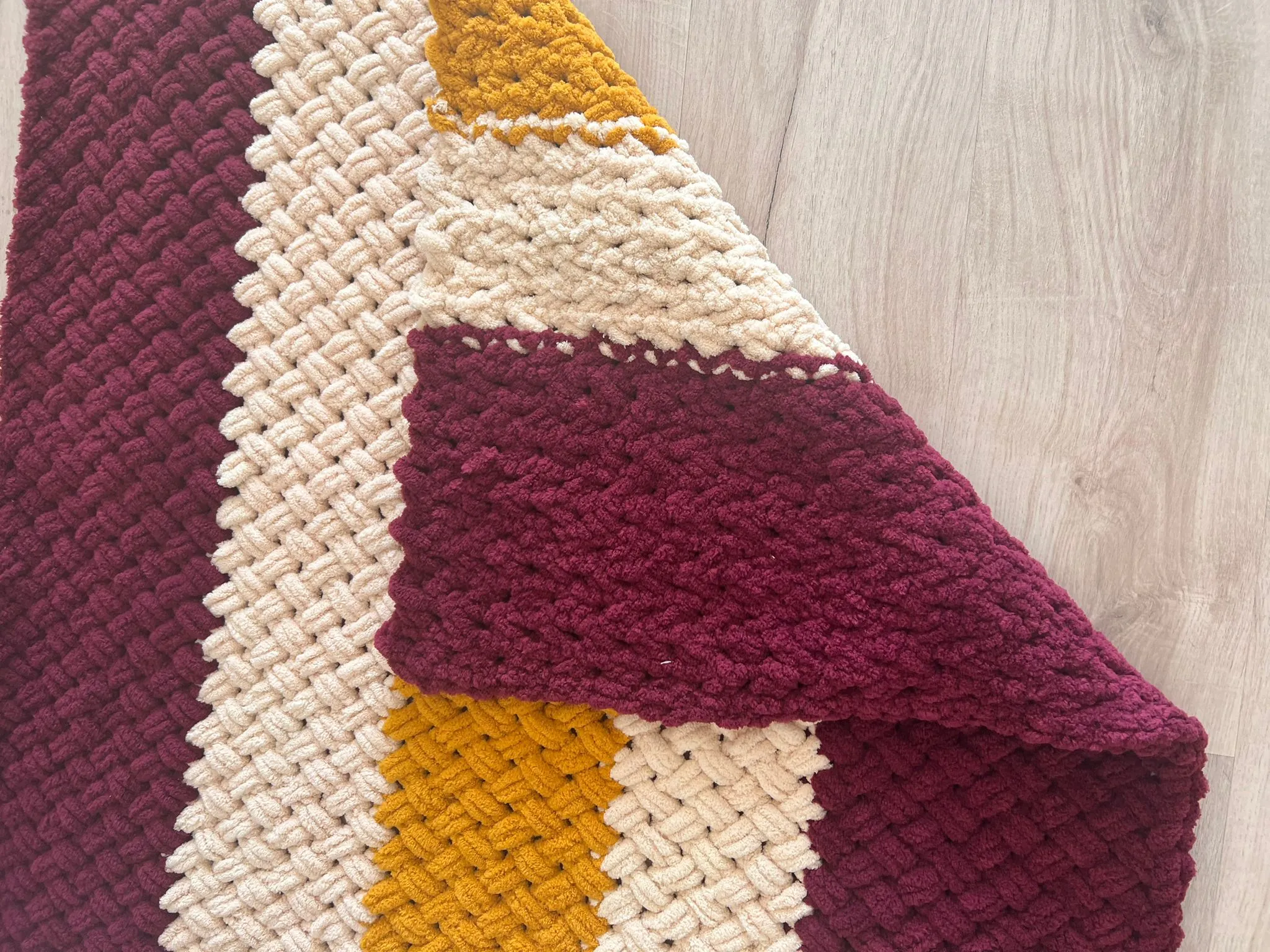 El Yapımı Puffy Bebek Battaniyesi Renkli