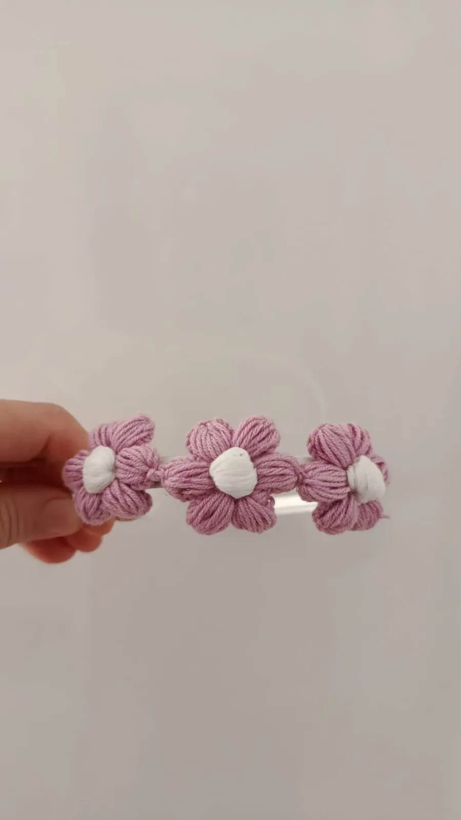 El Yapımı Pembe Çiçek Desenli Taç