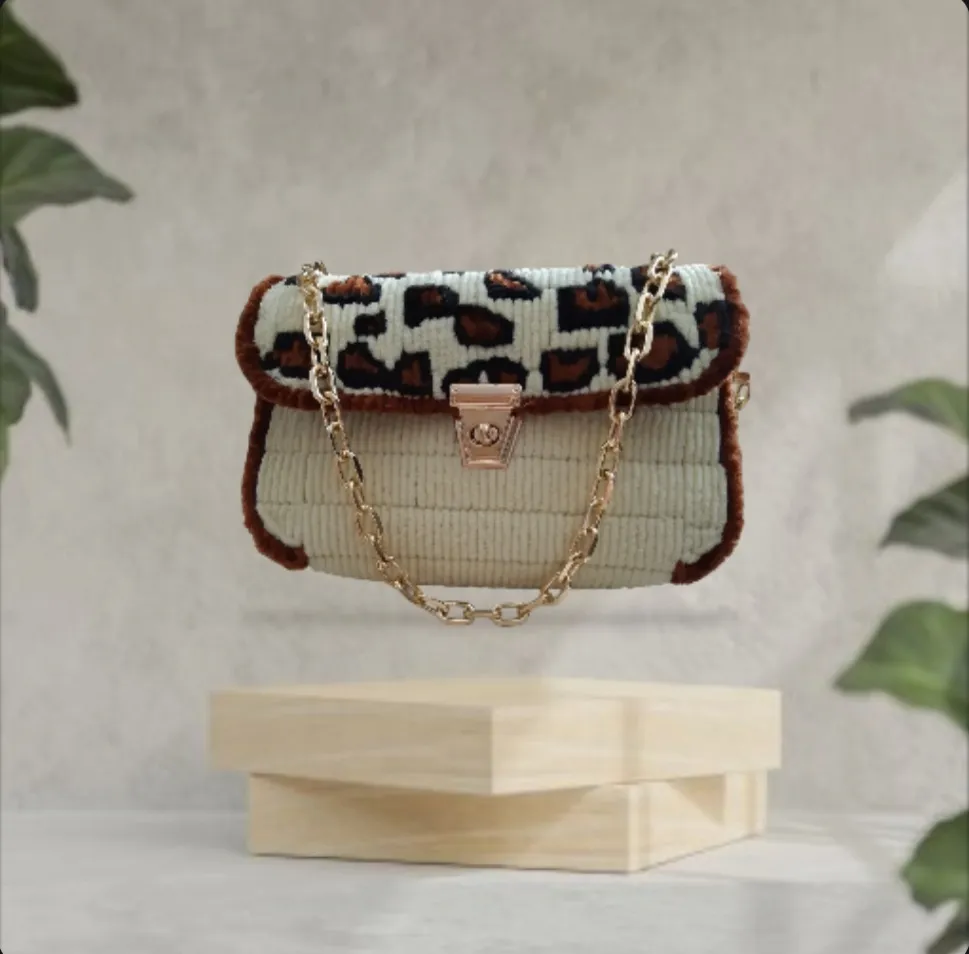 Canvas Kadife İpten El Yapımı Leopar Desenli Çanta