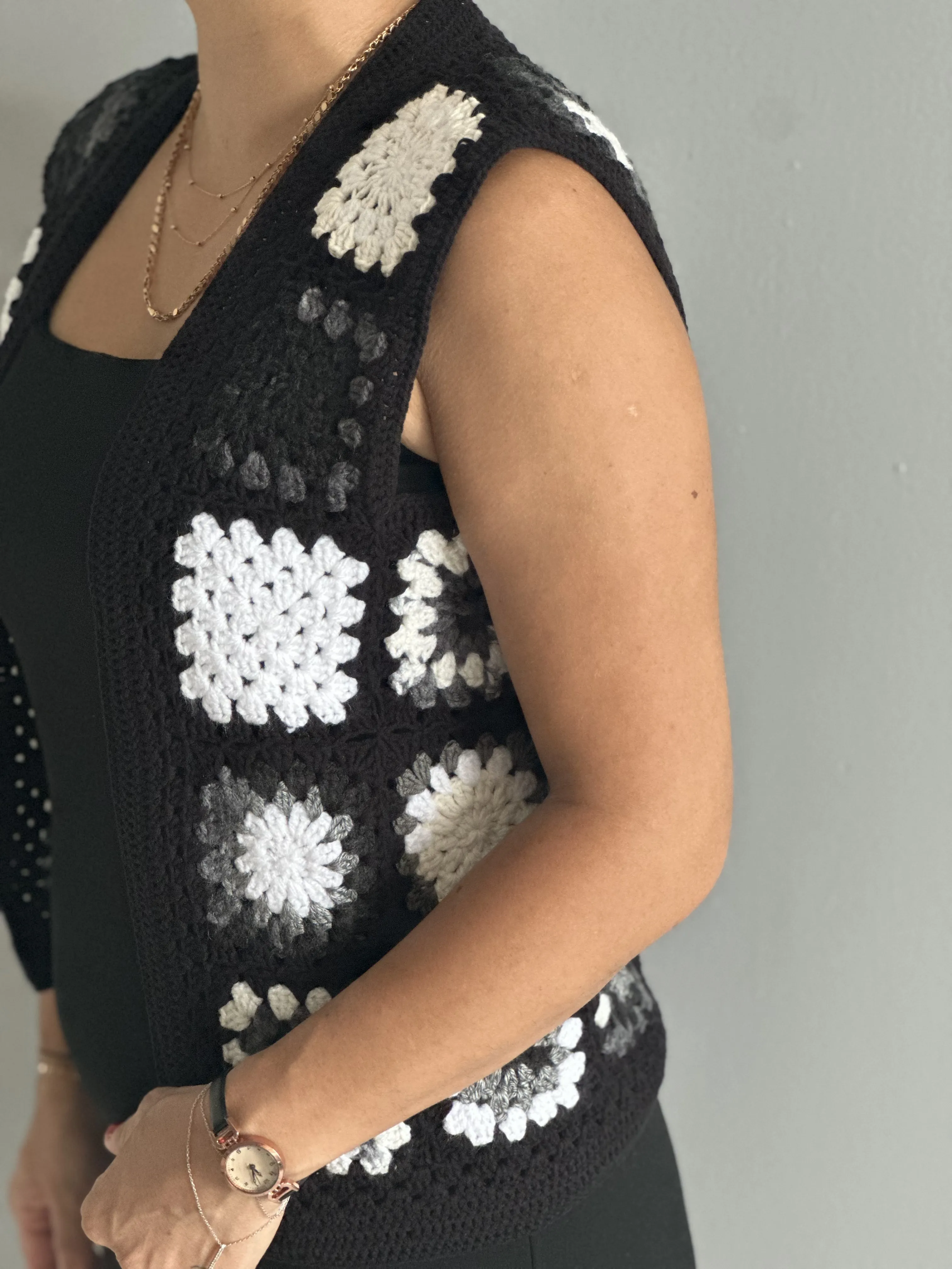 Tığ işi motif yelek