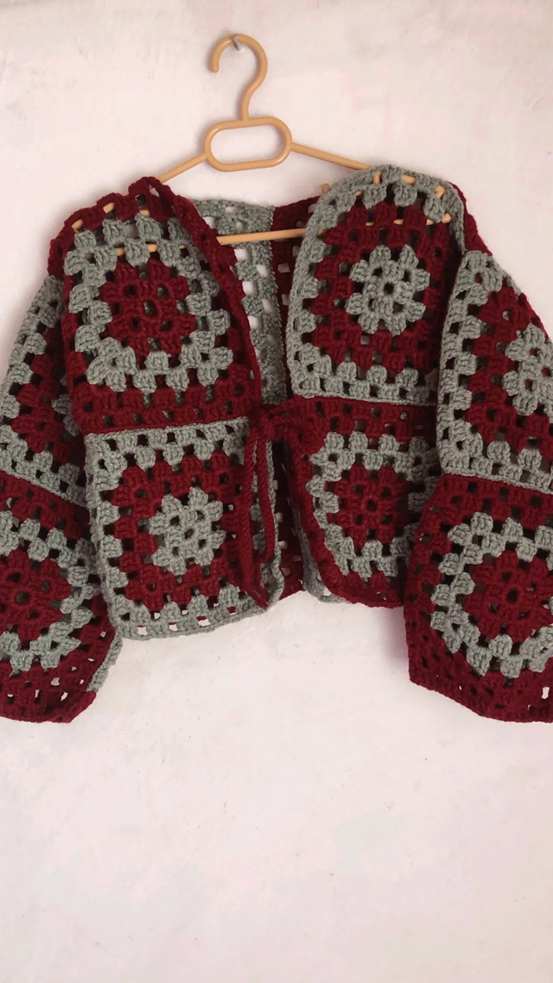 El Örgüsü Kare Motifli Hırka