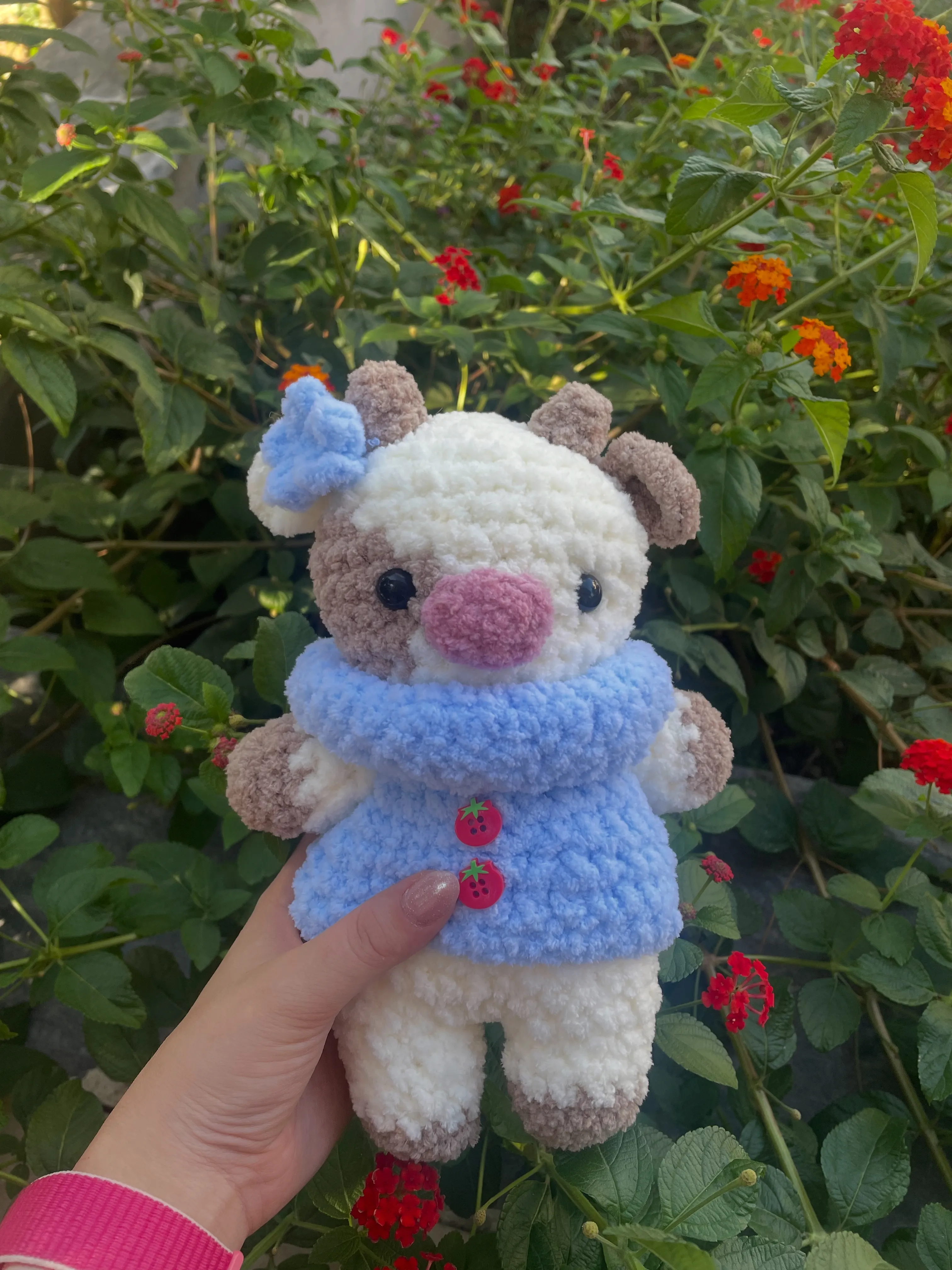 El Yapımı Amigurumi Mavi İnek – Peluş Oyuncak ve Uyku Arkadaşı