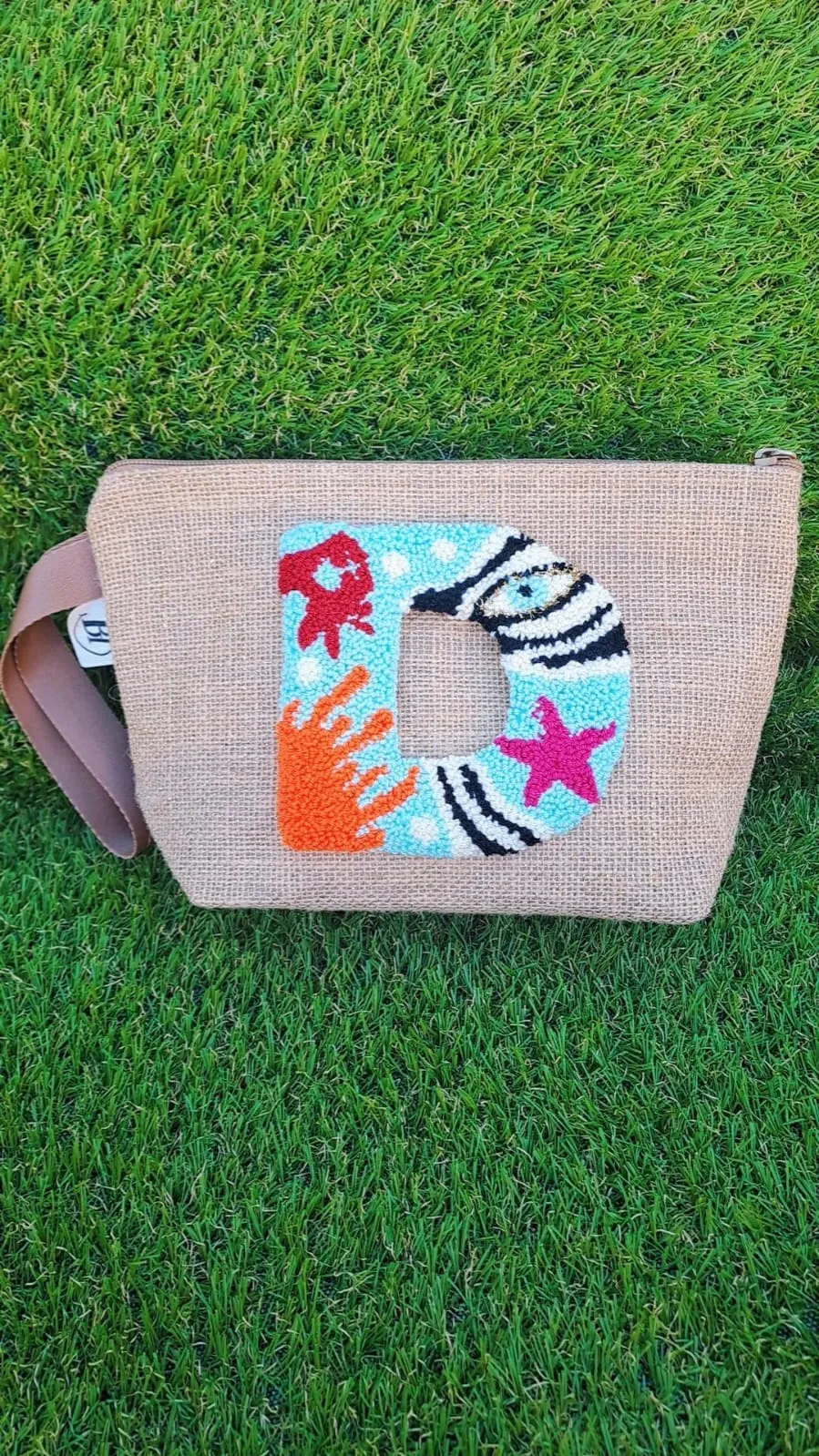 El Yapımı Punch İşlemeli D Harf Çanta