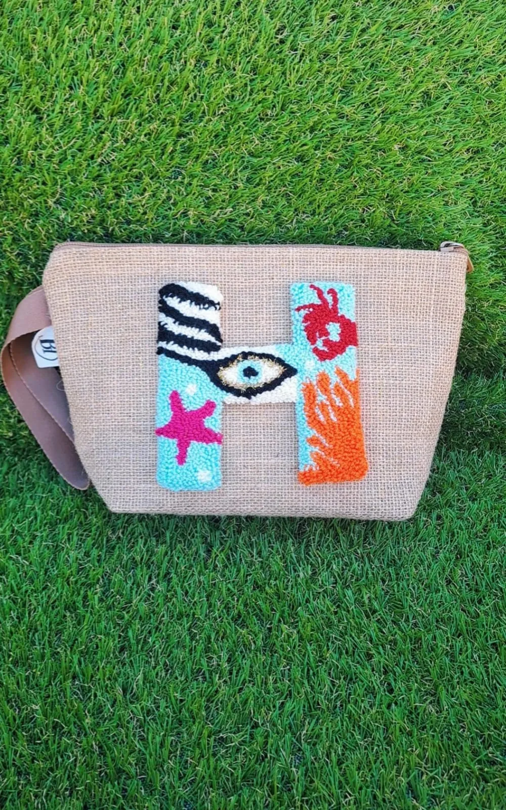 El Yapımı Punch İşlemeli H Harf Çanta