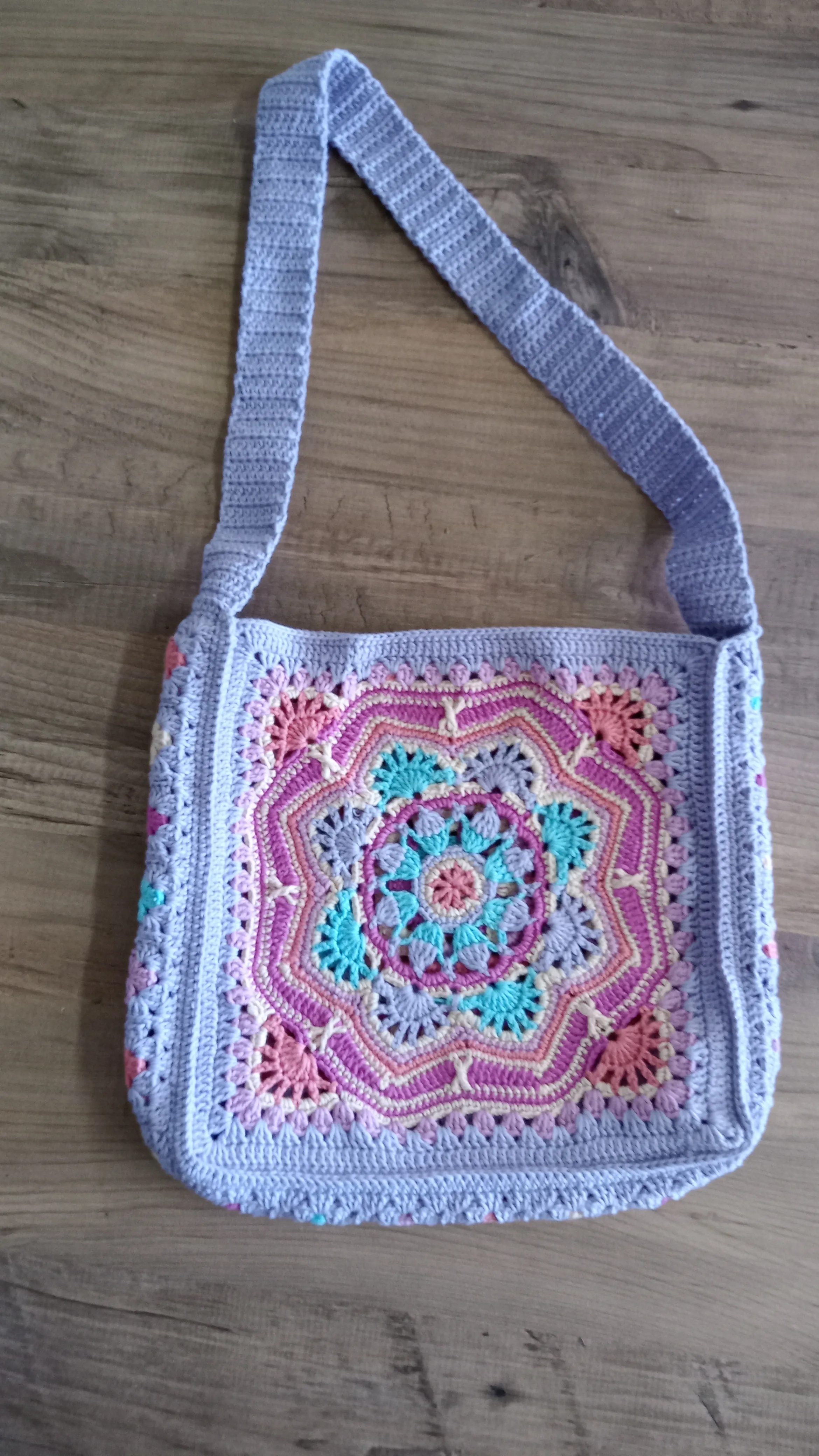 El İşi Renkli Motifli Omuz Çantası