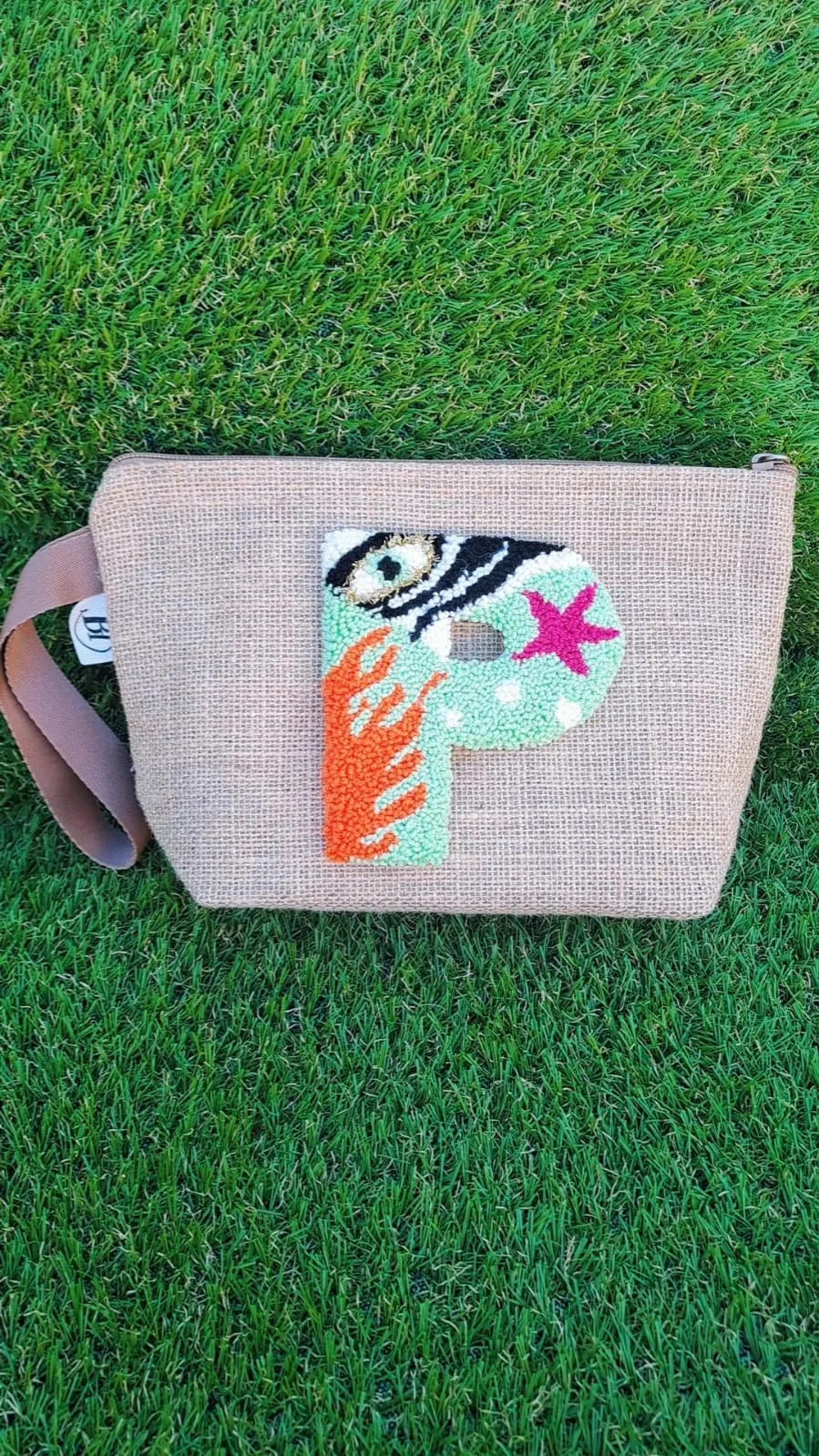 El Yapımı Punch İşlemeli P Harf Çanta