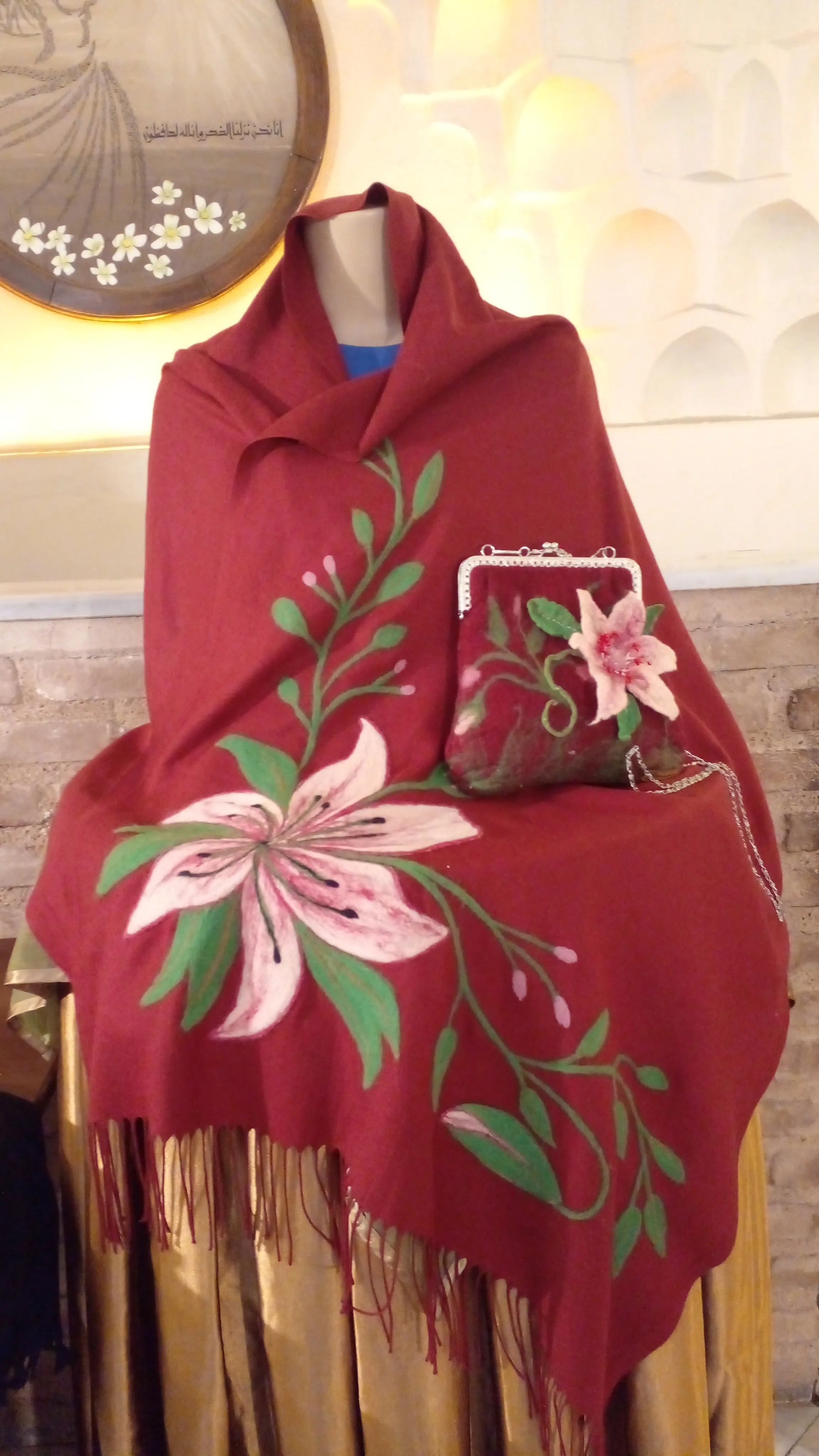 El Boyaması Çiçek Desenli Paşmila Şal ve Çanta Takımı