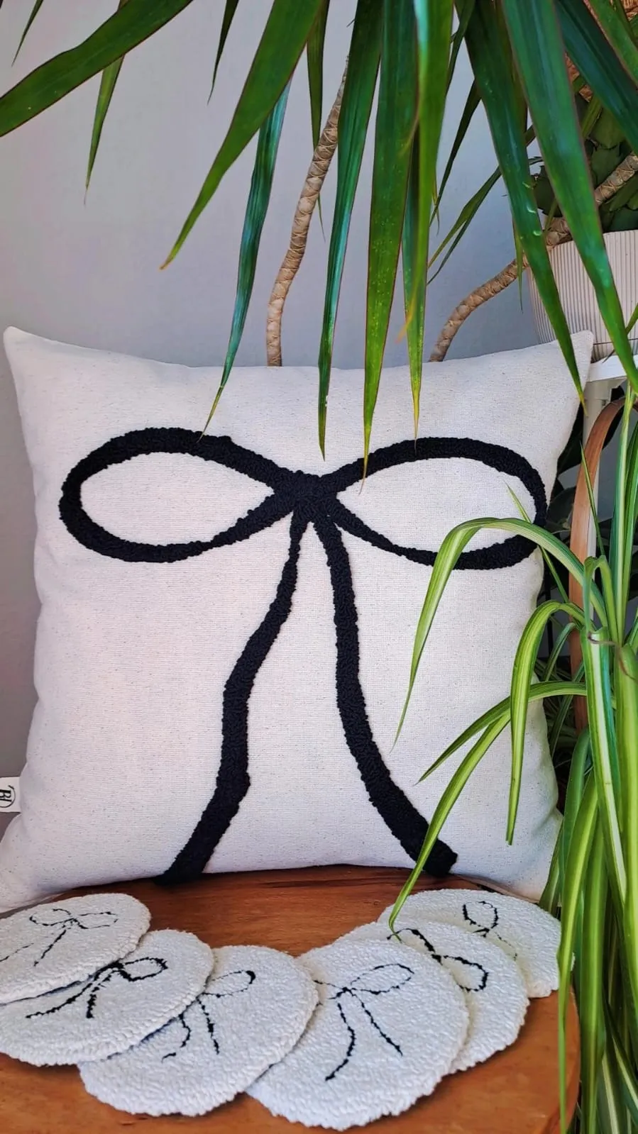 Kırlent Kılıfı Punch (PANÇ) Fiyonk