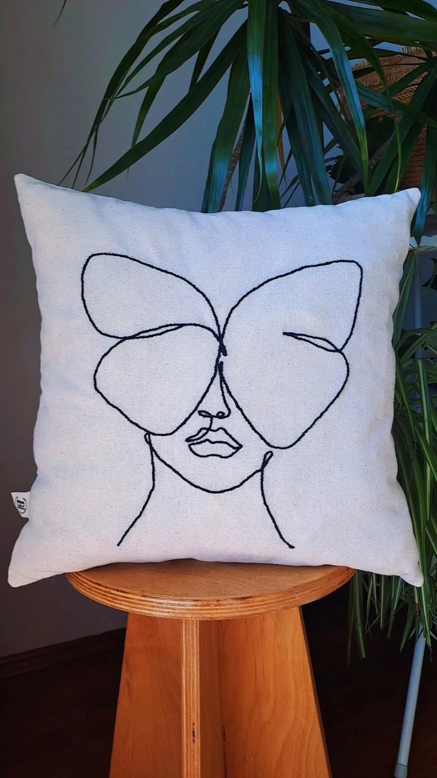 Kırlent Kılıfı Punch (PANÇ) Fiyonk Kelebek Surat