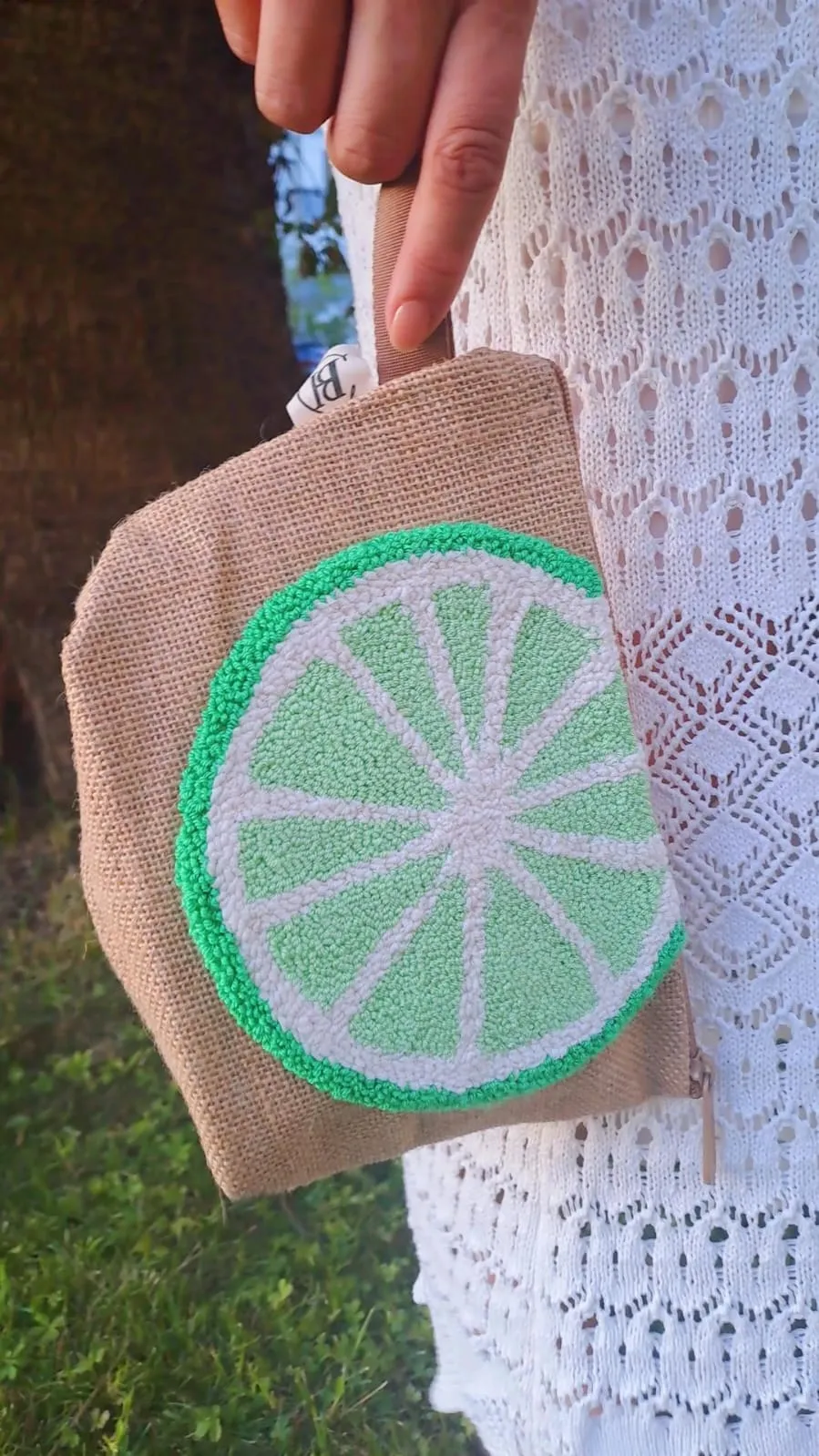 El Yapımı Punch İşlemeli Limon Desenli Jüt Çanta