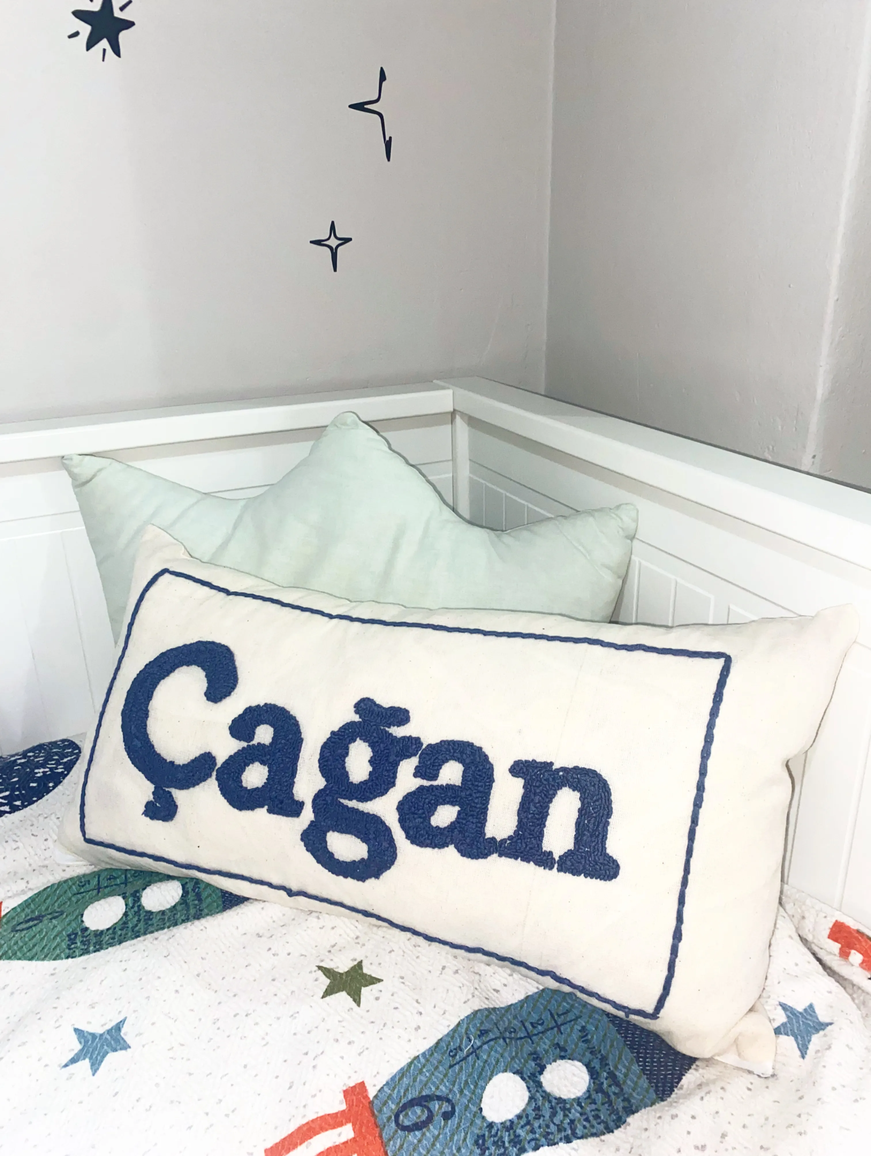 Kişiye Özel İsimli Keten Yastık – Şık ve Özgün Tasarım