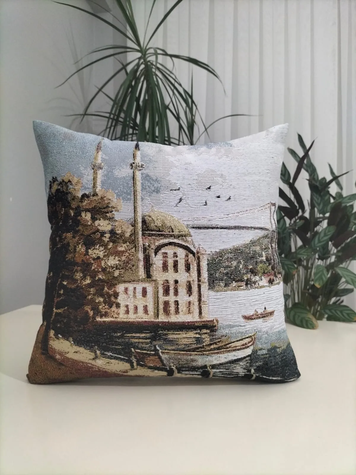 Goblen Dokuma İstanbul Manzaralı Kırlent Kılıfı - 45x45 cm Dekoratif Yastık