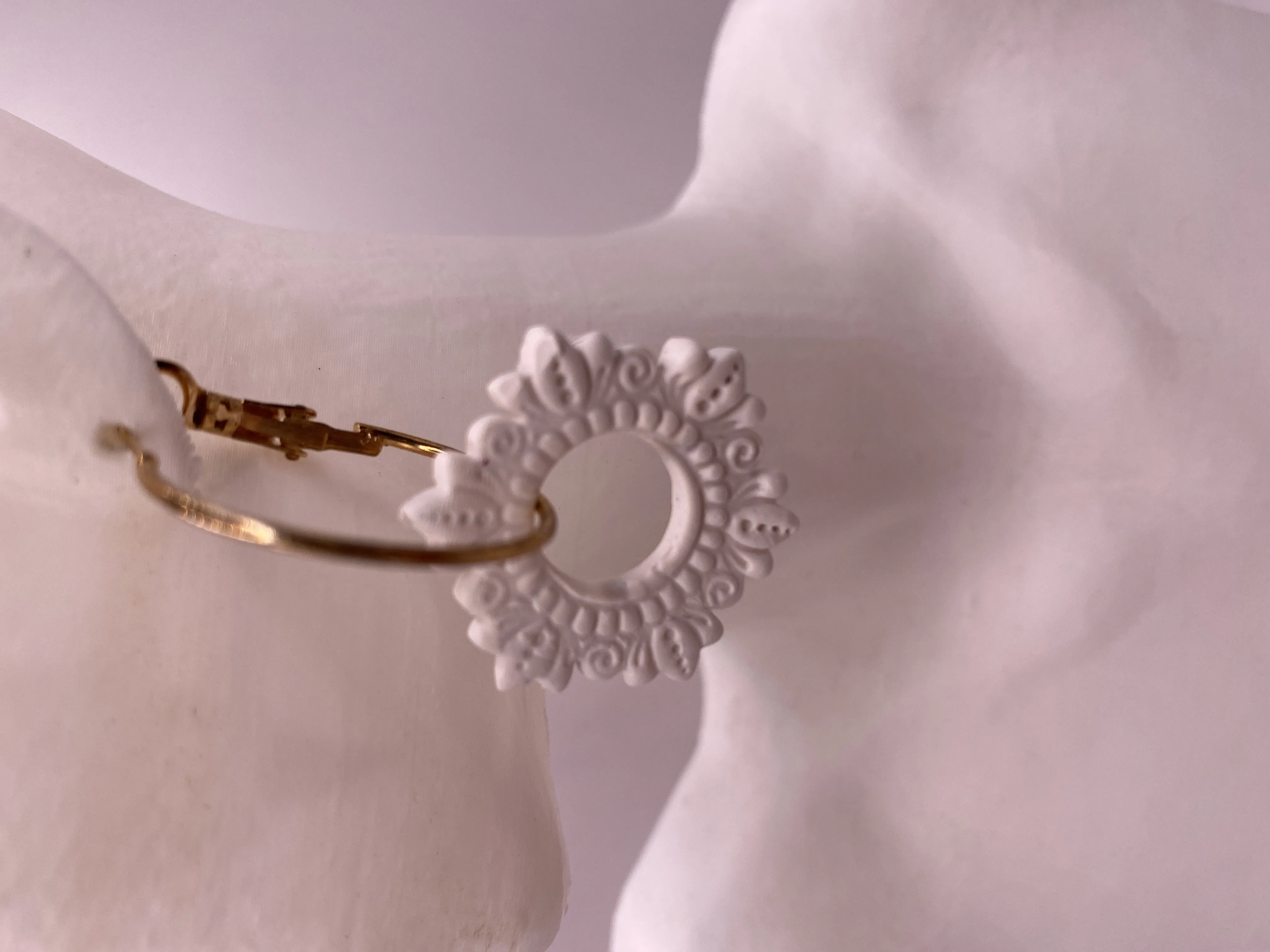 White Ceramic Floral Pattern Gold Color Ringed Earring - Noble Design